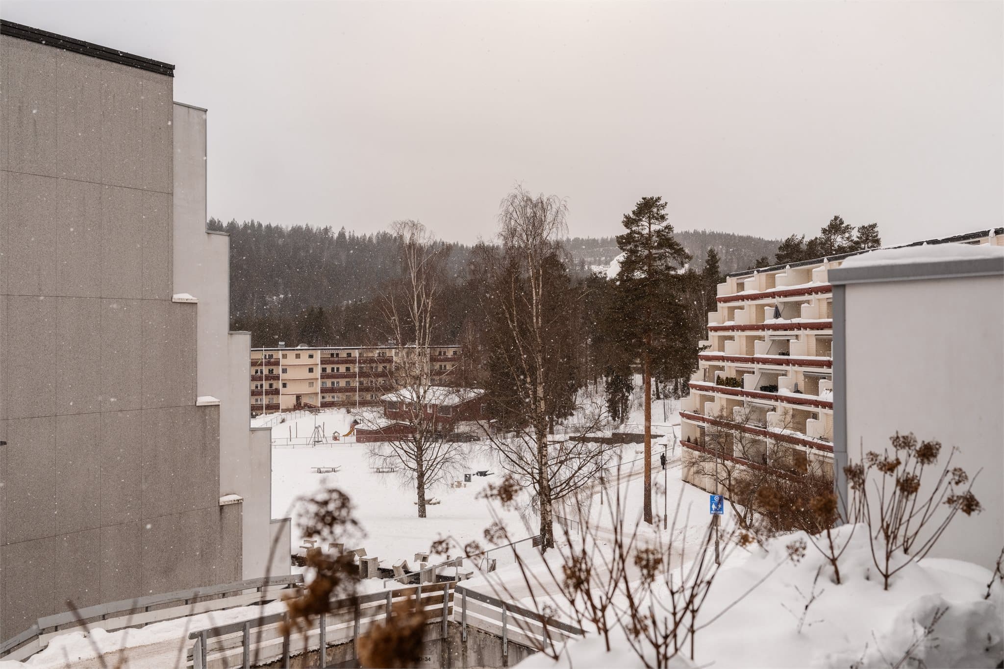 Leiligheten ligger i et populært, rolig og bilfritt boligområde på Vestli.