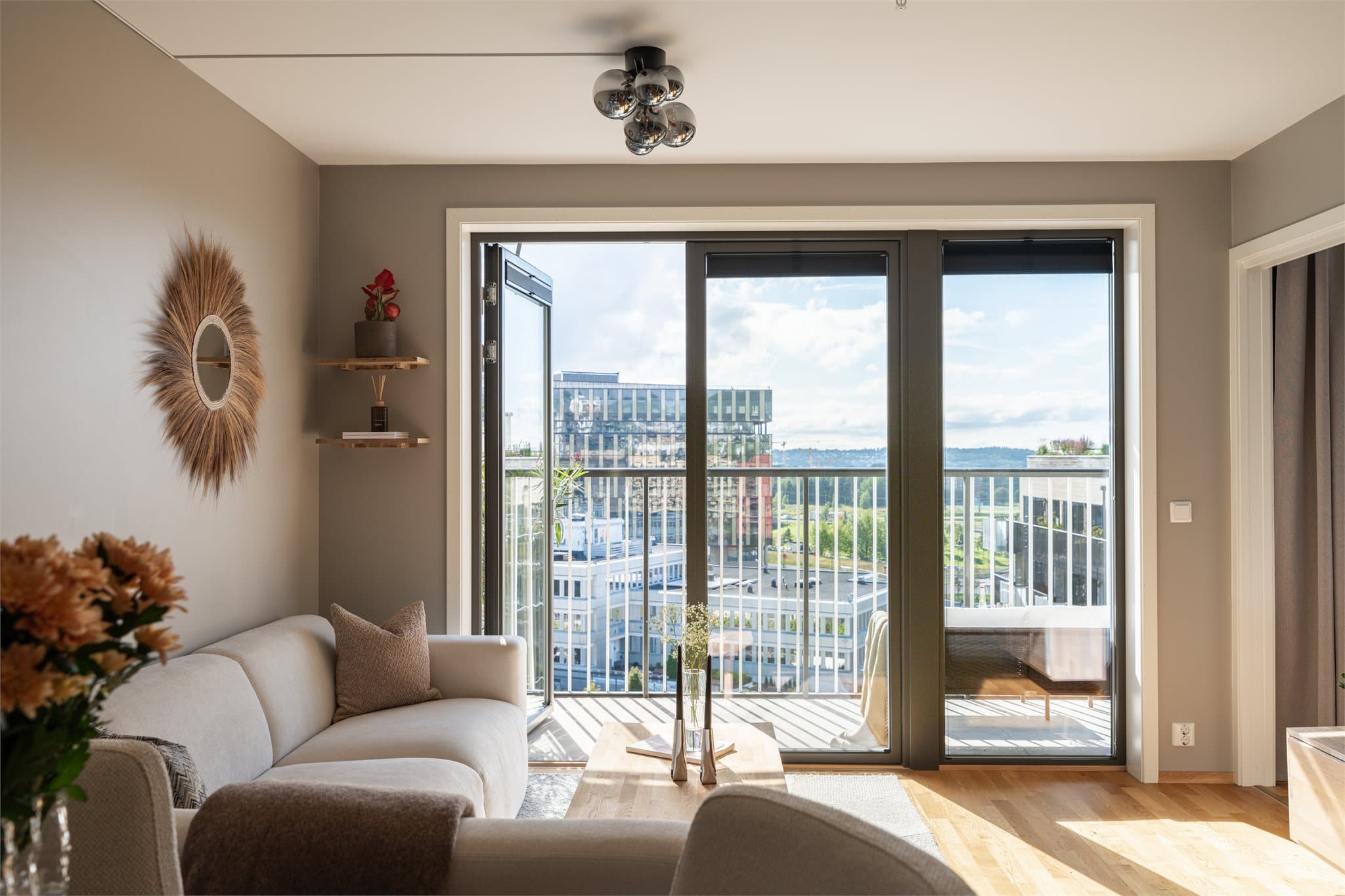 Balkongen har inngang til både stue og soverom