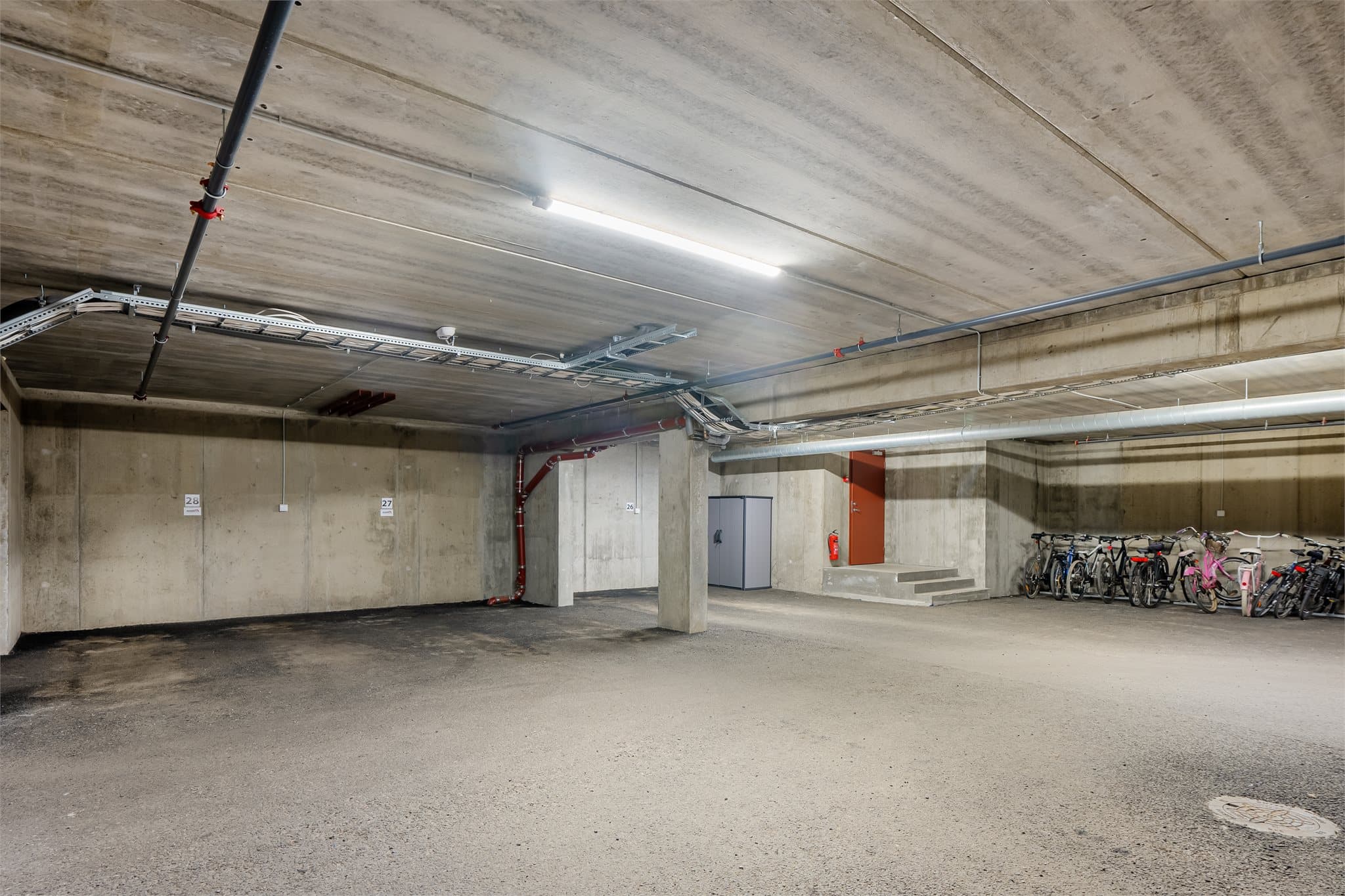 Plass nr. 28 i garasjeanlegg følger leiligheten.