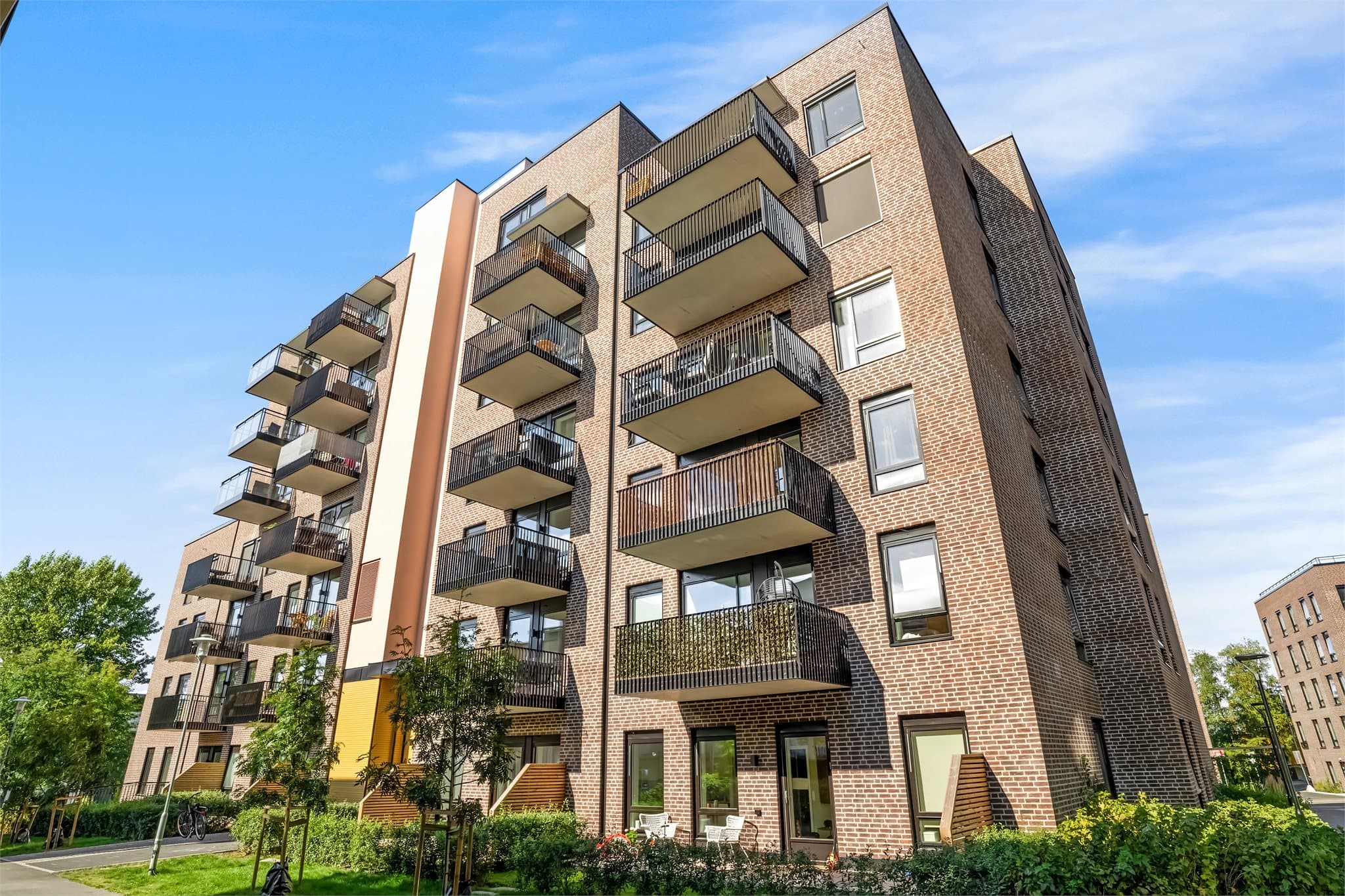 Lille Løren Park 1 Sameie består av 91 boligseksjoner og 4 næringsseksjoner (boder) på eiendommen gnr. 83, bnr. 15 i Oslo kommune. Sameiet utgjør HUS D og E i prosjektet Lille Løren Park.