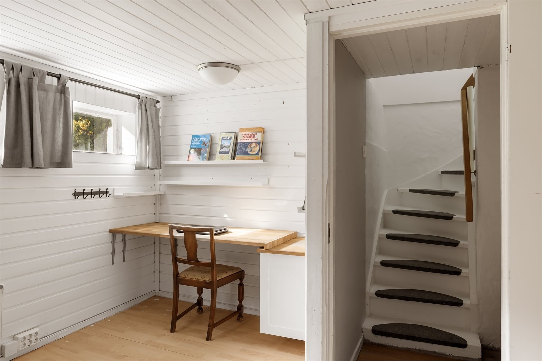 Romslig kjeller på 21,6m²
