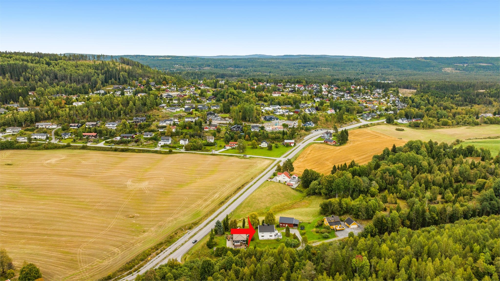 Eiendommen ligger i kort avstand til Brennhaugen.