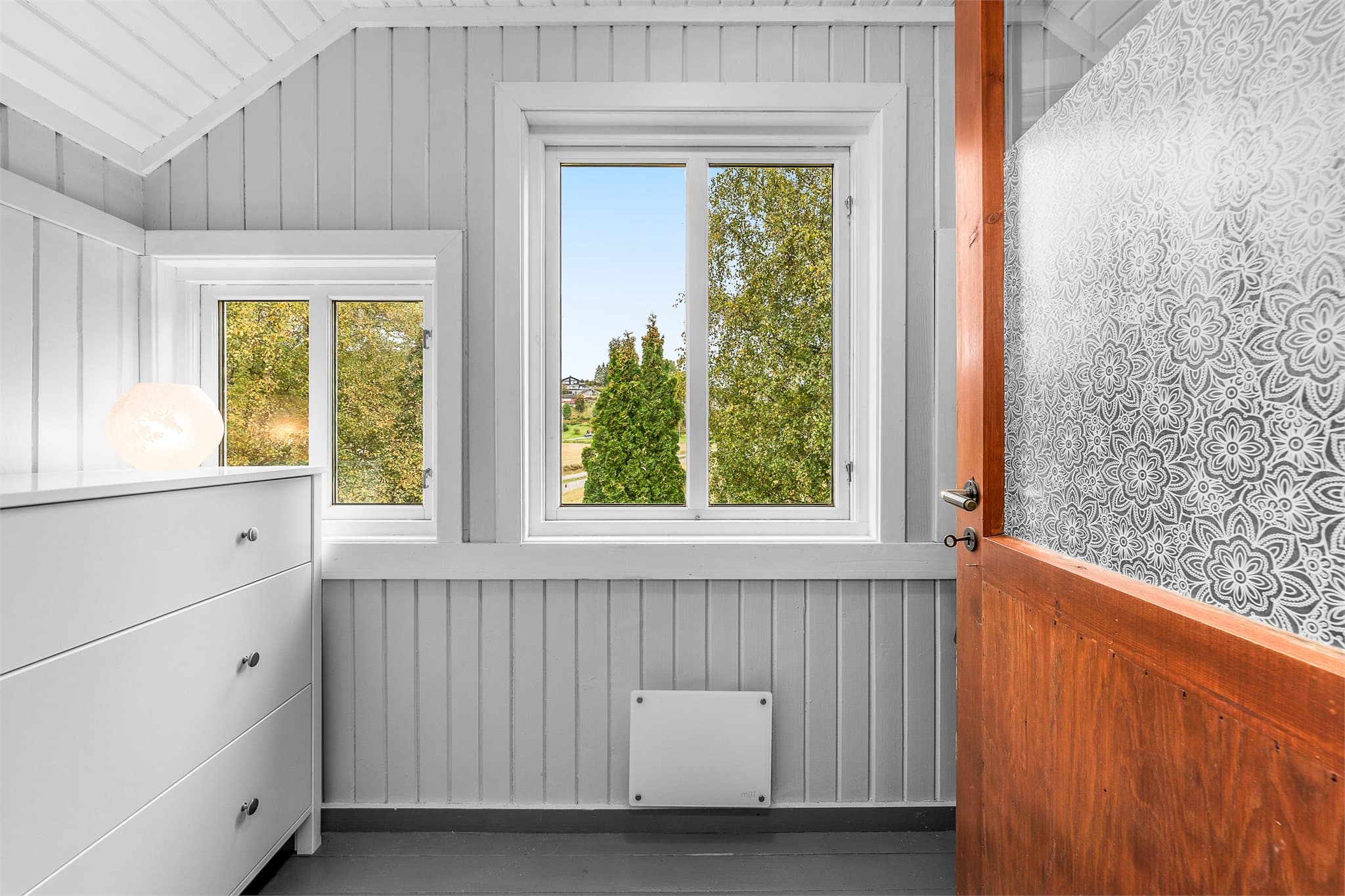 Boden i 2.etasje kan passe ypperlig som kontor.