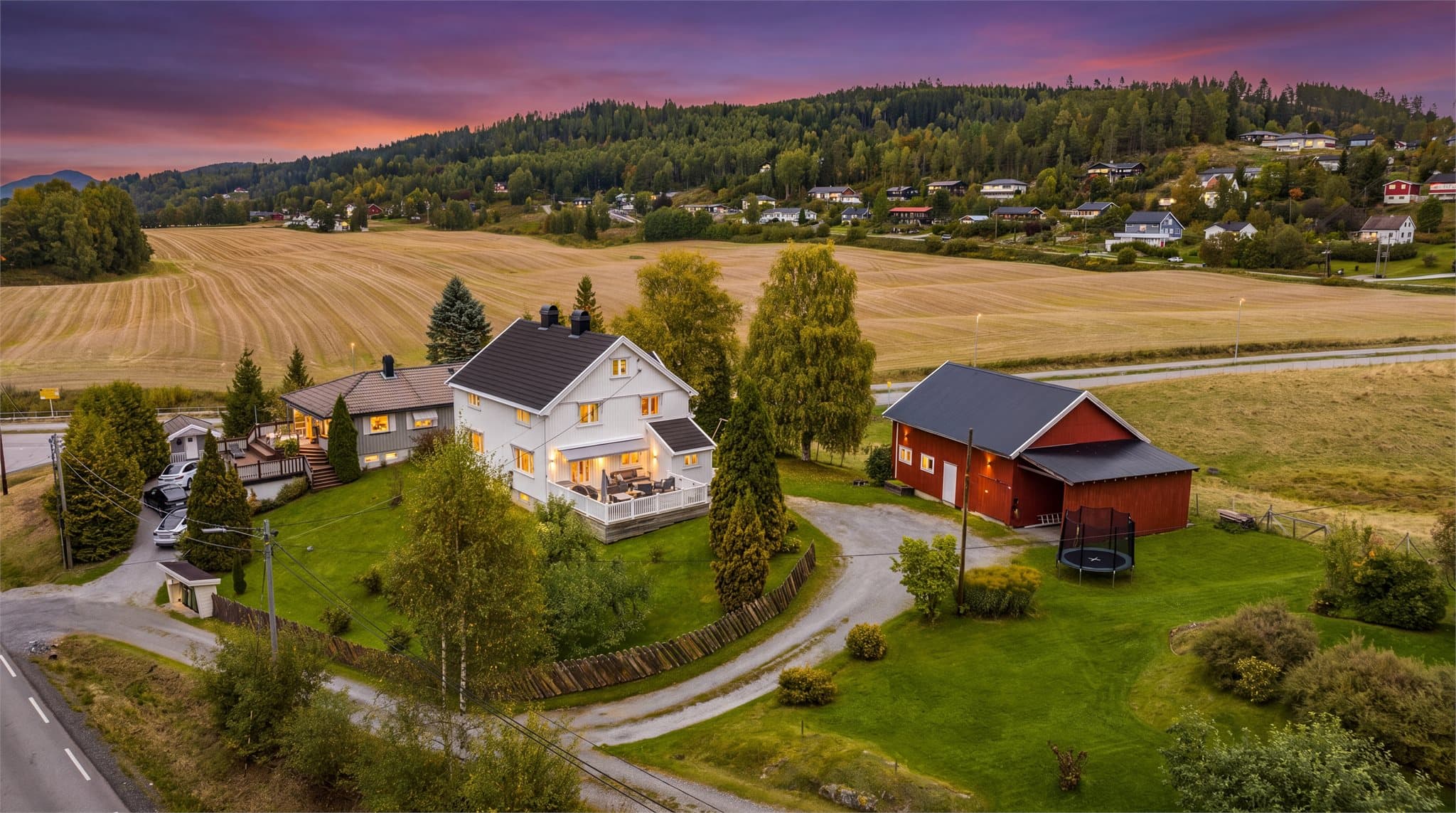 Emera Eiendomsmegling har gleden av å presentere Styriveien 233! Foto: Thor Øyvind Borgersen, FlytendeFilm