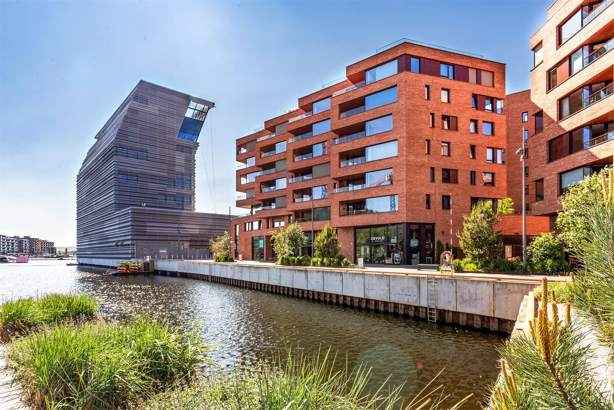 I tillegg til Operaen finner du her både Munchmuseet og Deichman Bjørvika, som har bidratt til å gjøre området til et av byens viktigste kulturknutepunkter.