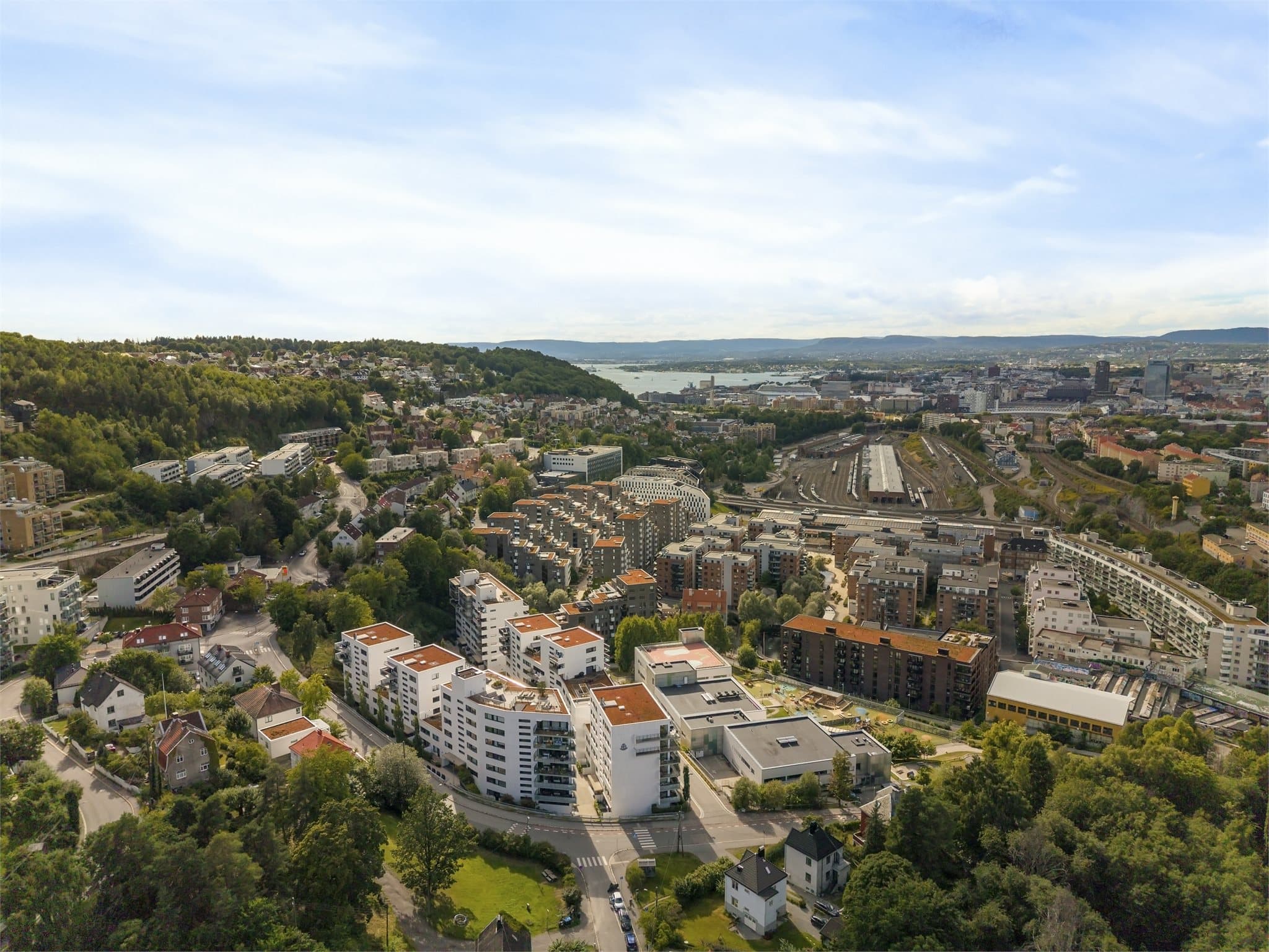Området byr på en fin kombinasjon av urbane kvaliteter og grønne rekreasjonsområder.