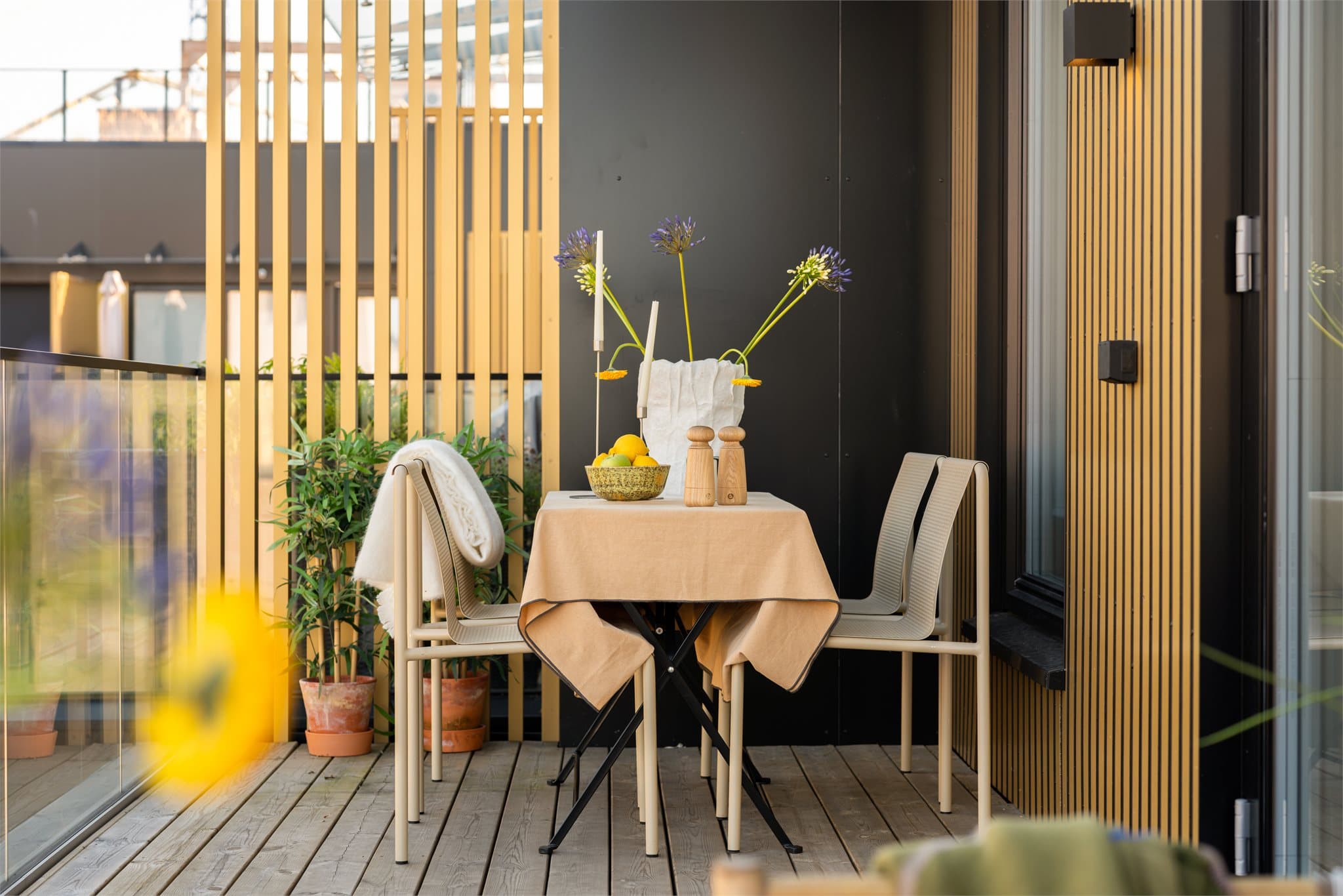 Her er det god plass for måltider utendørs.