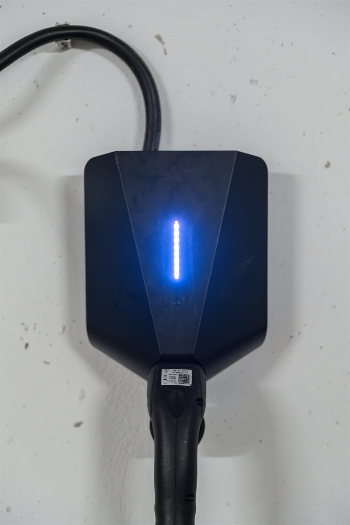 Lader tilknyttet parkeringsplassen.