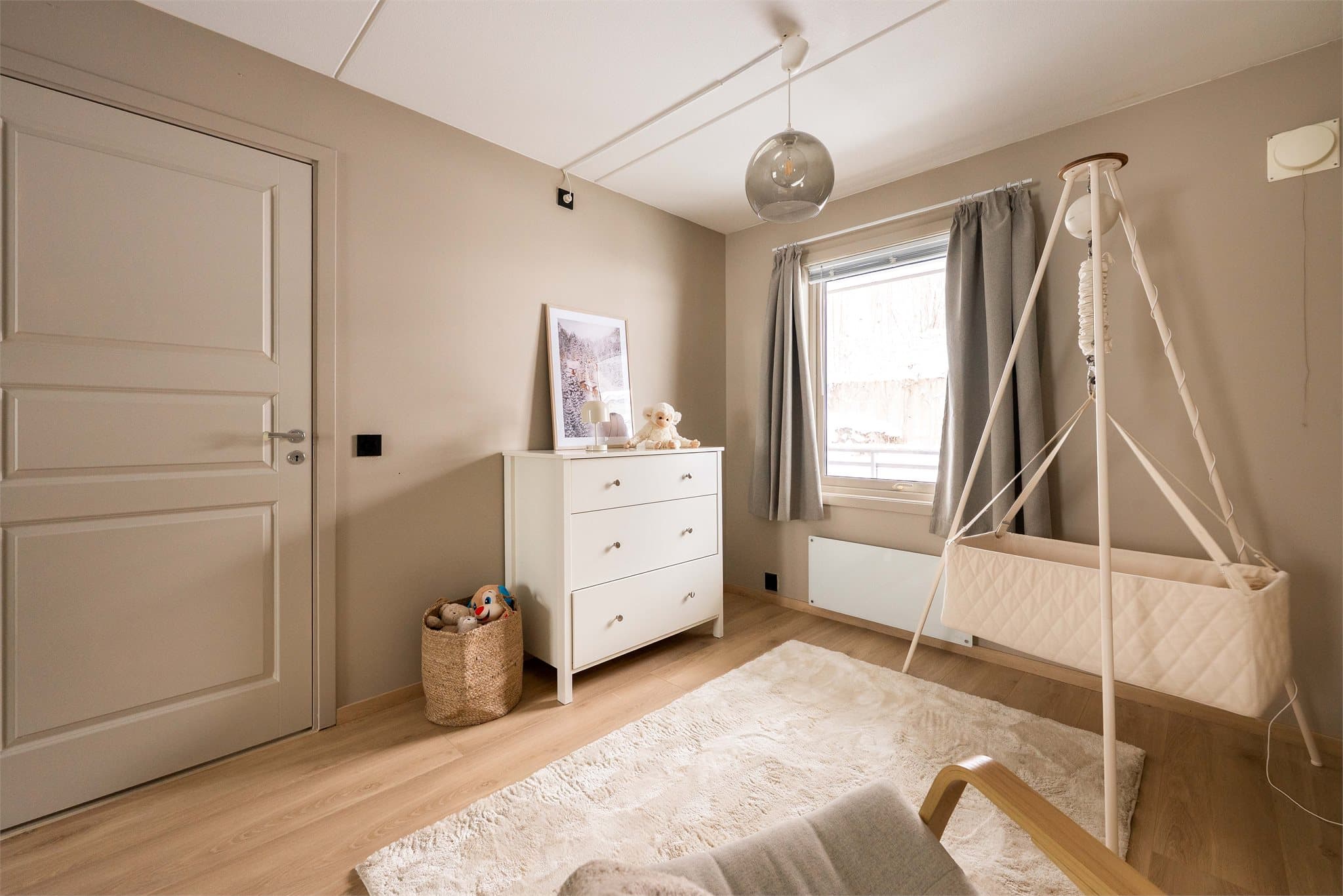 Soverom 2 er et perfekt gjesterom, barnerom, hobbyrom eller kontor - mulighetene er mange!