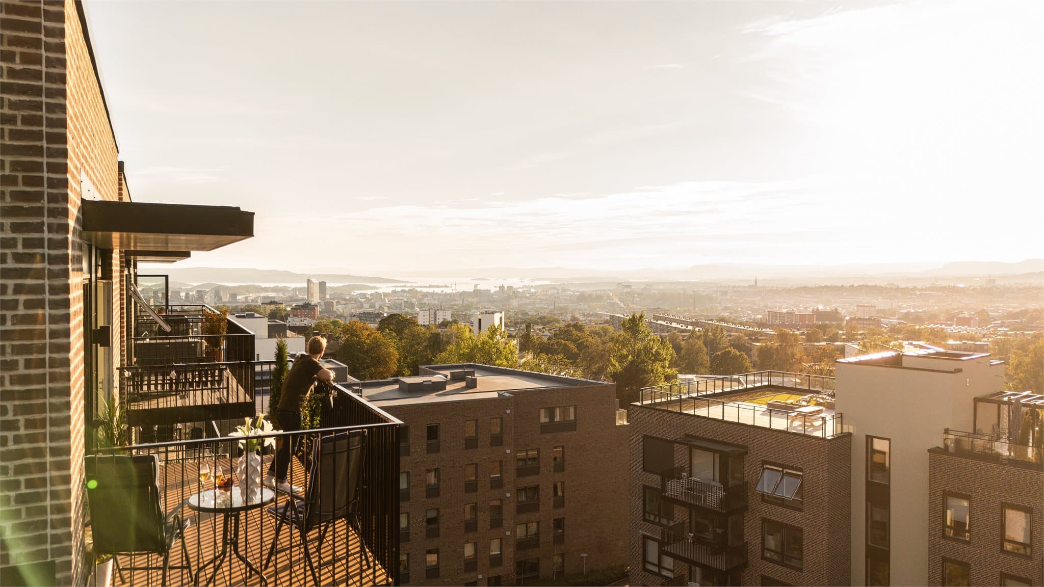 Kort fortalt: Rålekker 4-R utsiktsleilighet med FANTASTISK utsikt utover Oslo og helt ned til Sjøen.