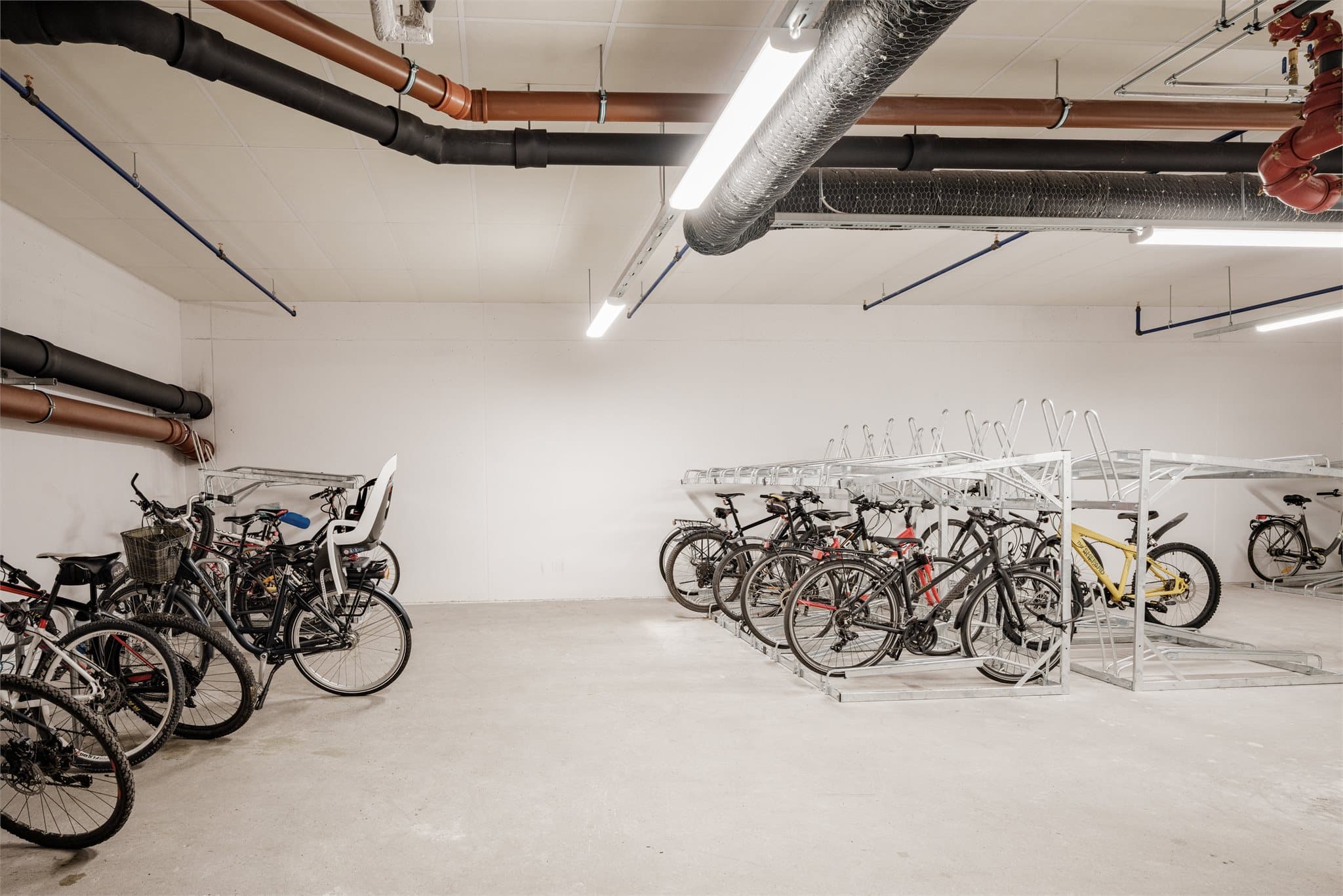 I tillegg har sameiet felles sykkelbod med sykkelvask i kjeller.