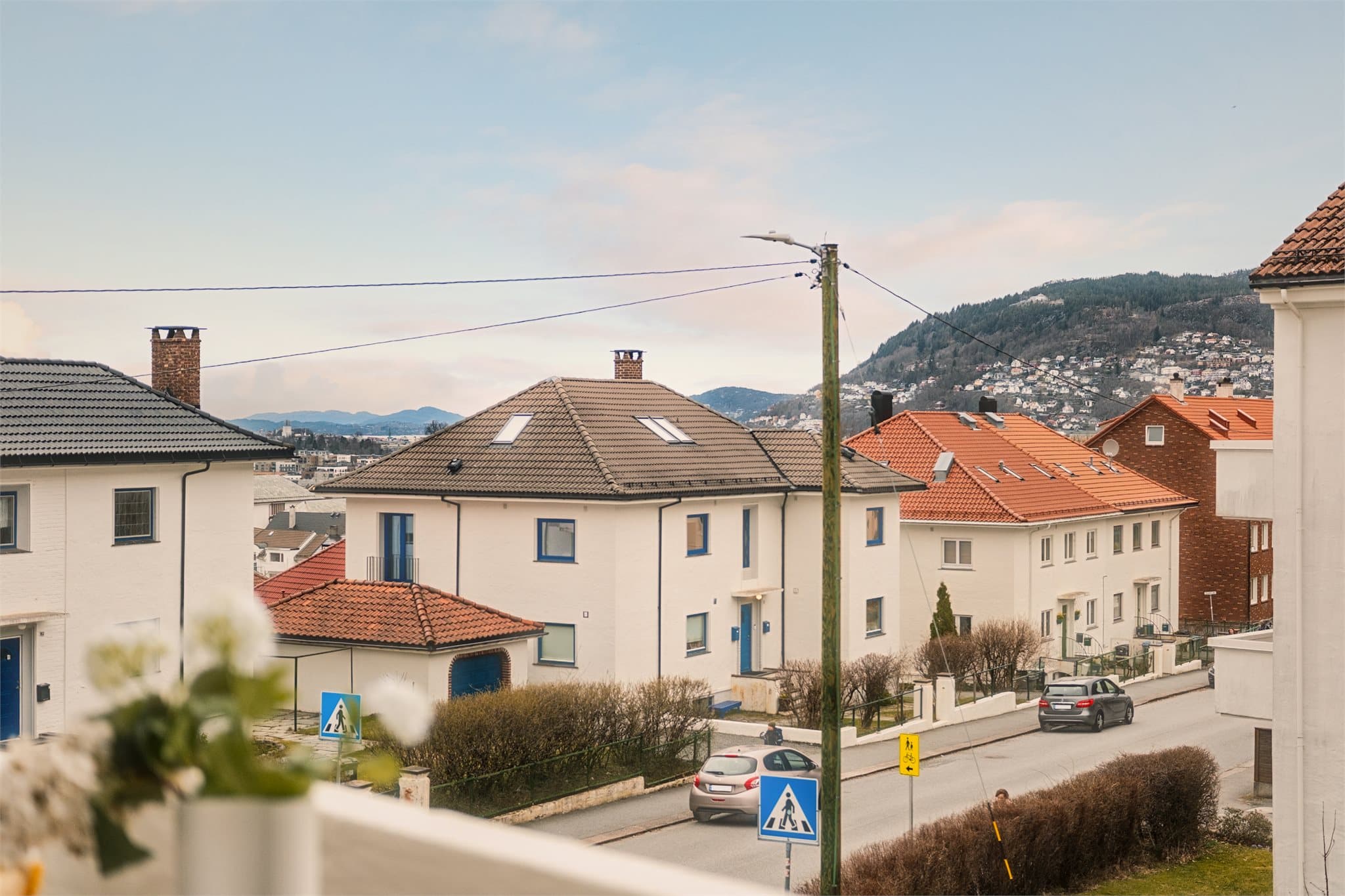 - Herfra kan du nyte utsikt mot majestetiske fjell -