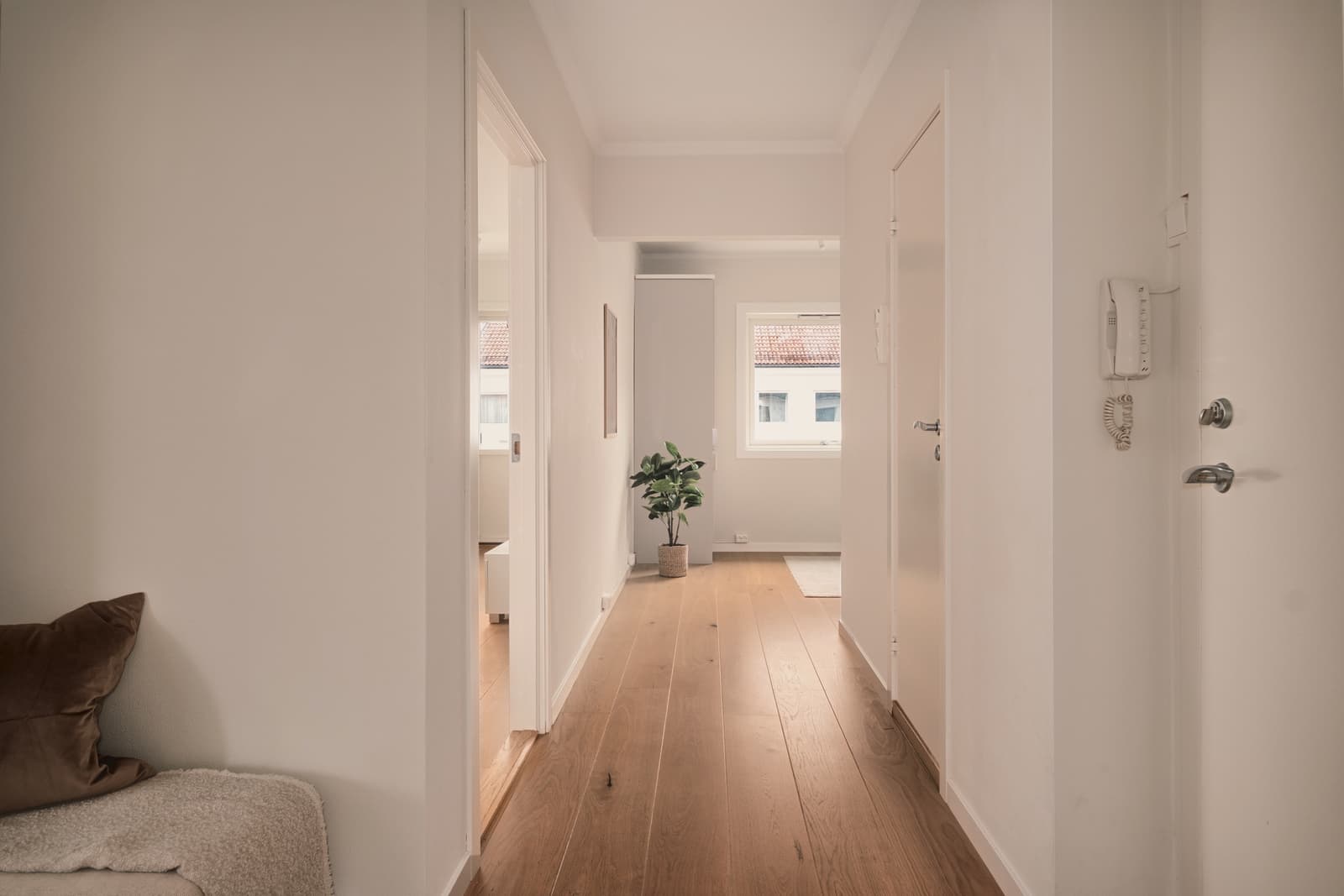 - Svært verdifullt med lagringsplass i to eksterne boder på hhv. 3,4m² og 2,6m² -