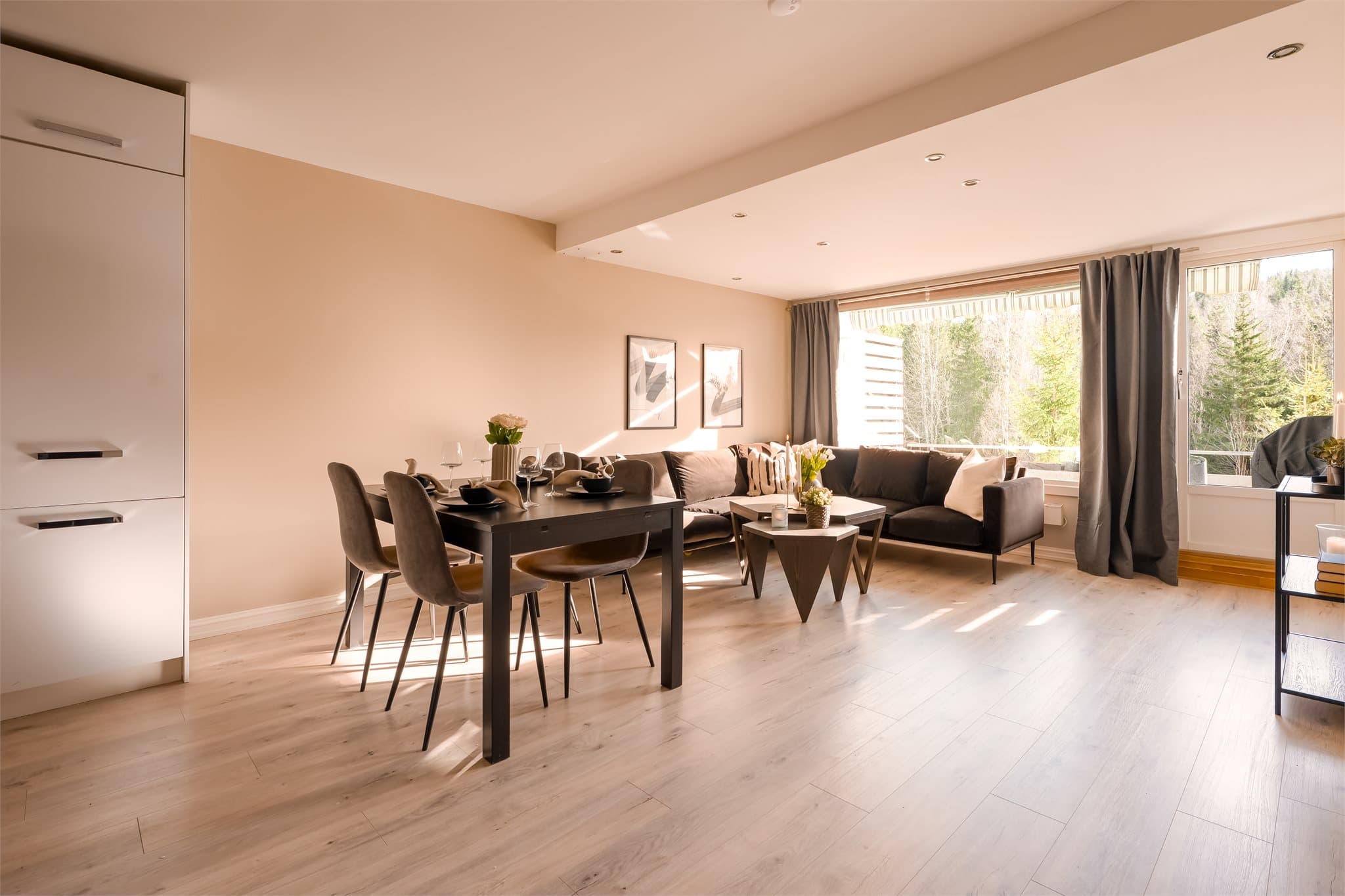 Rommet har en fleksibel utforming som gjør det enkelt å innrede etter egne ønsker og behov.