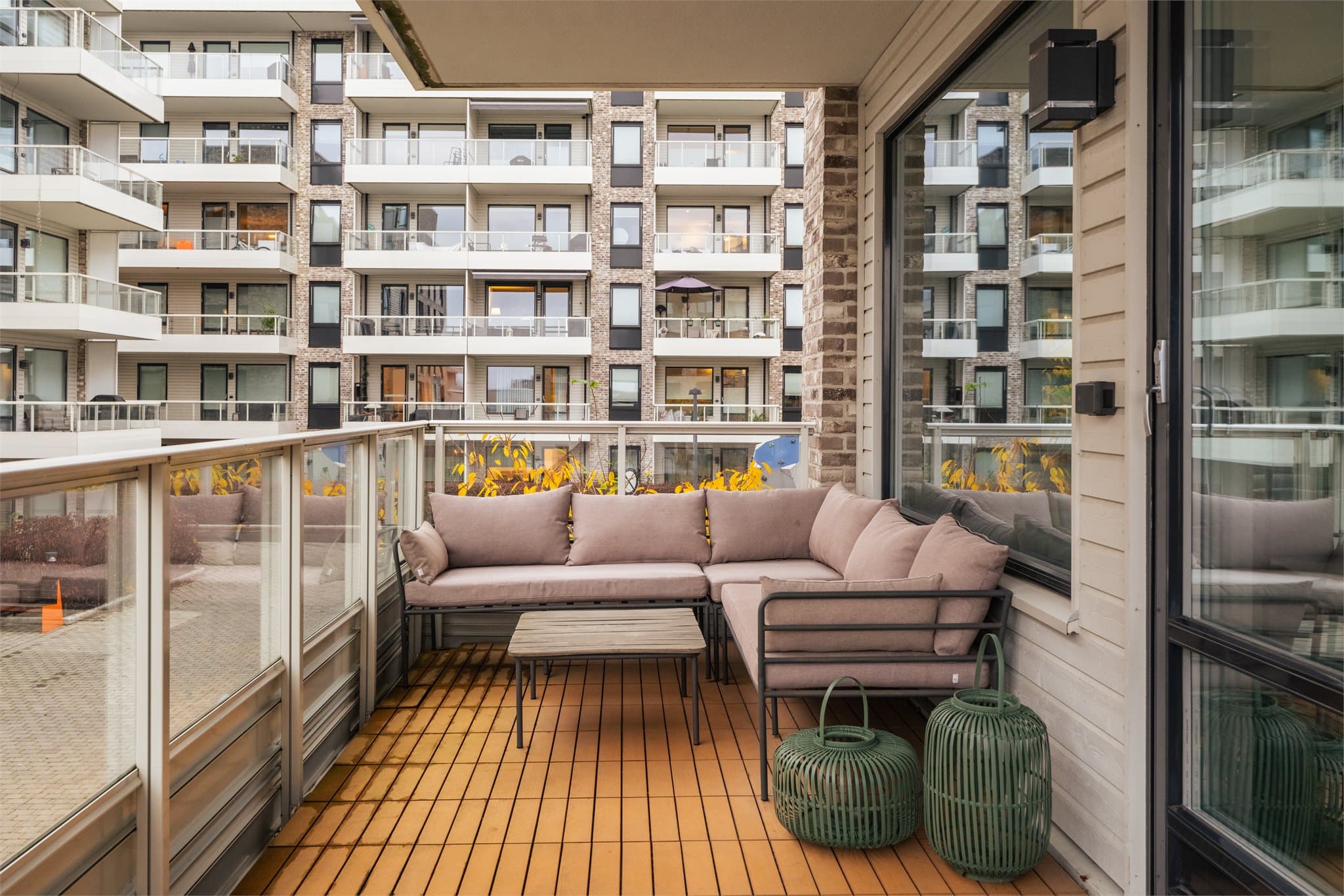 Dette er en moderne og lys 3-roms leilighet med supersentral beliggenhet i Grefsen stasjonsby