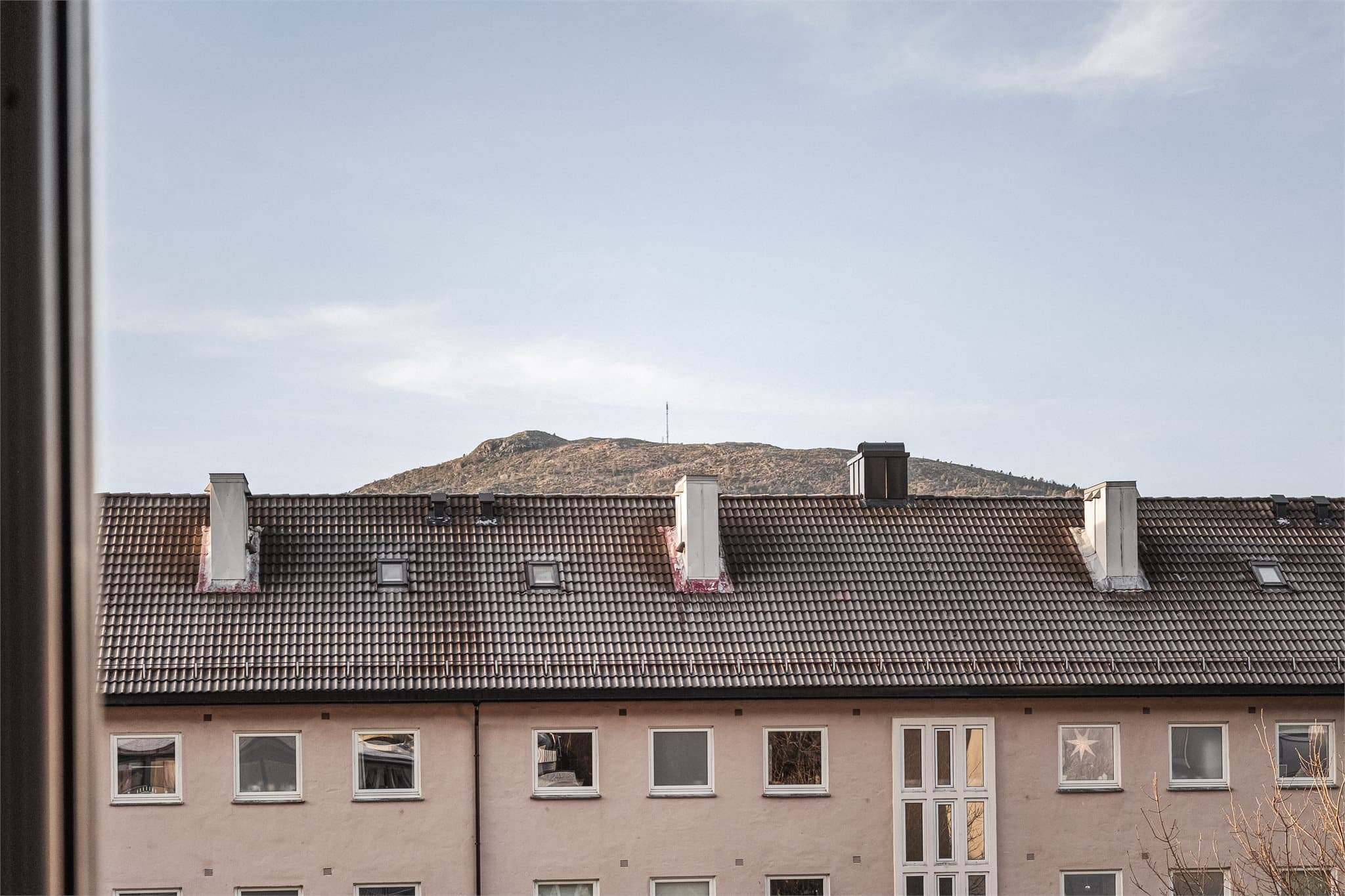 Meget flott utsikt fra leiligheten både mot Løvstakken, Ulriken og nærområdet.