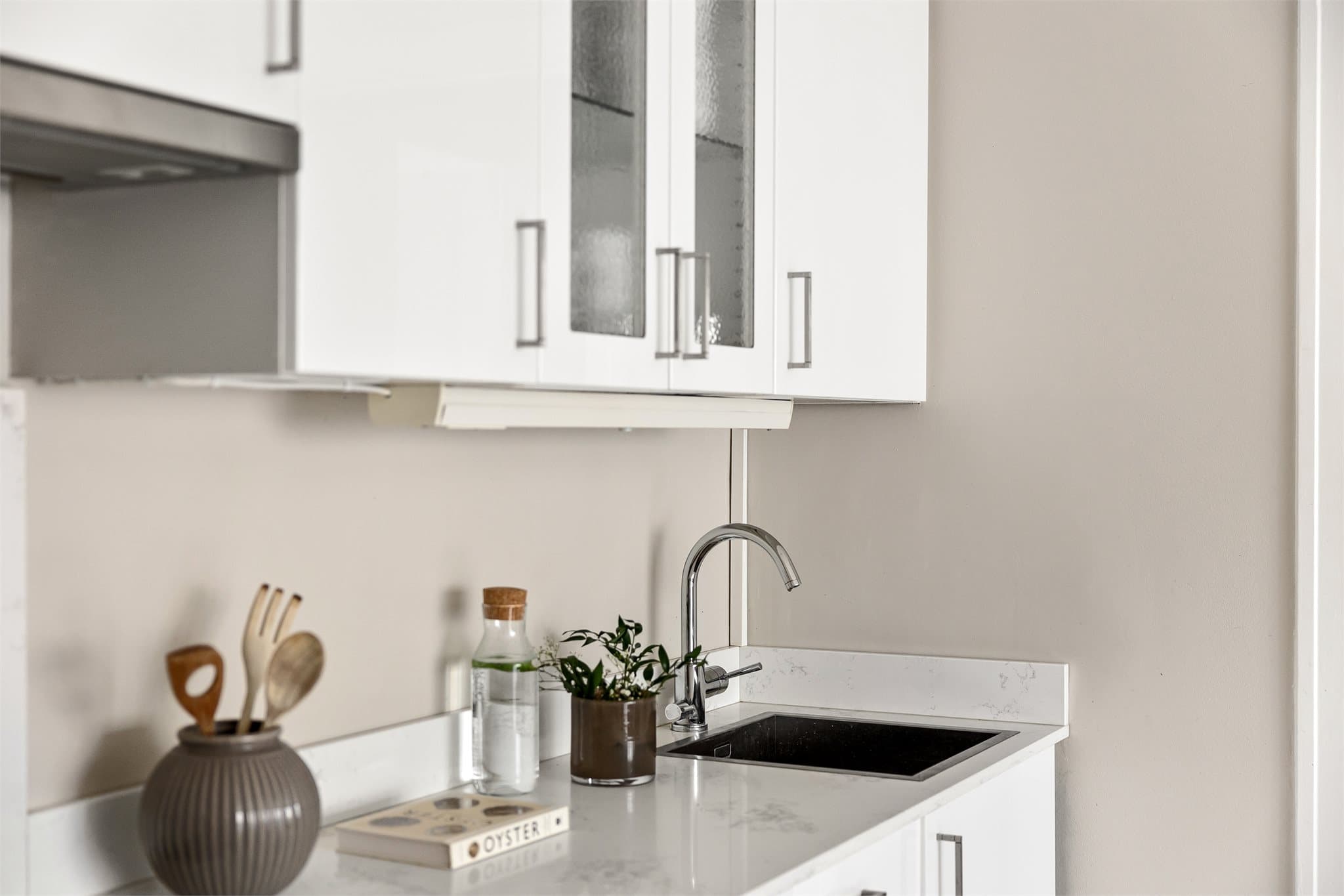 Elegant og tidløs kjøkkeninnredning.