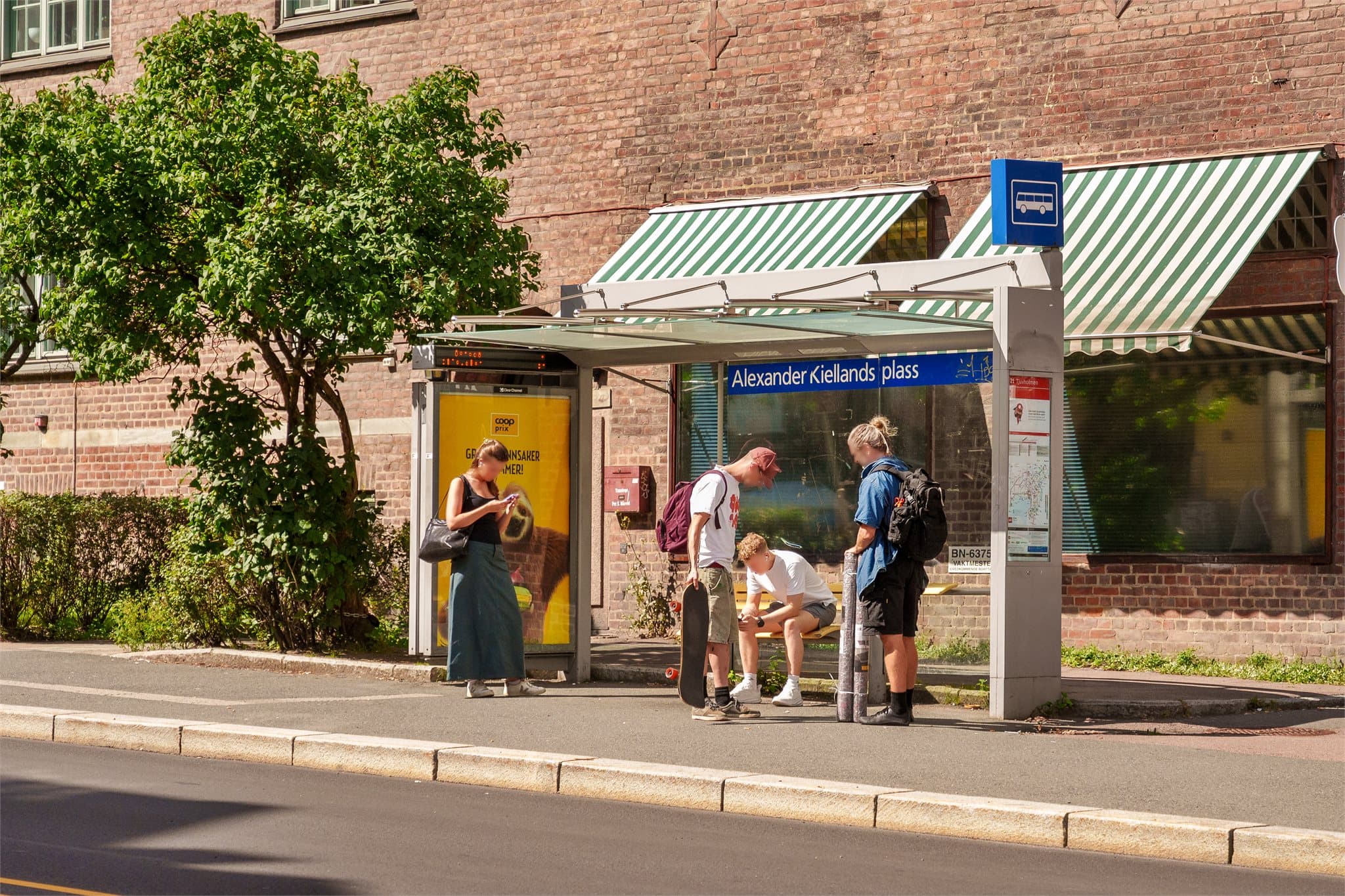 Leiligheten ligger omtrent fem minutters gange fra Alexander Kiellands plass.