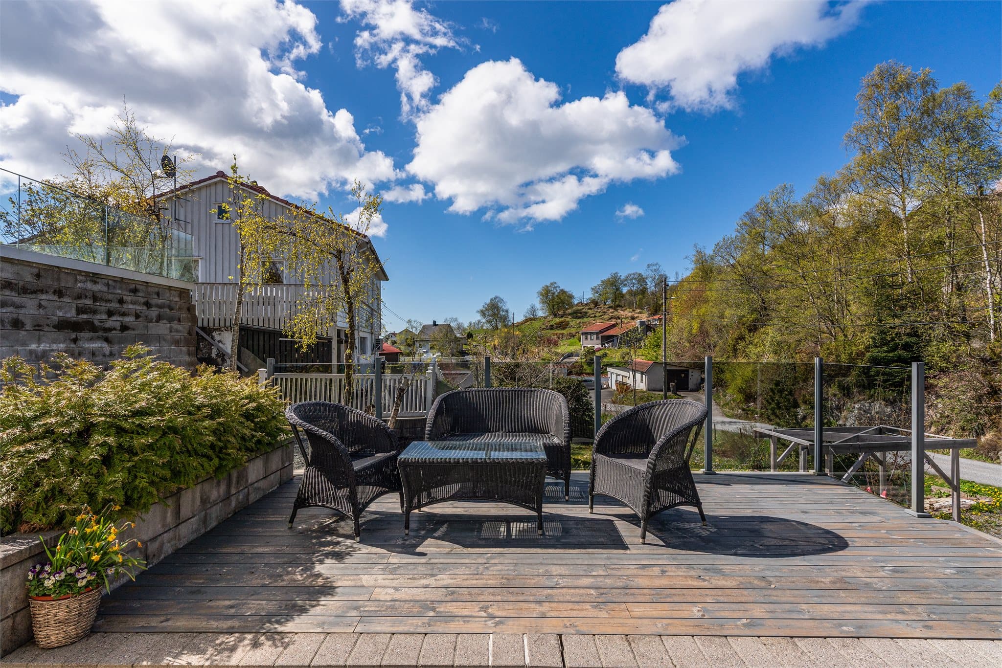 - 26m² terrasseplatting tilhørende utleiedelen -