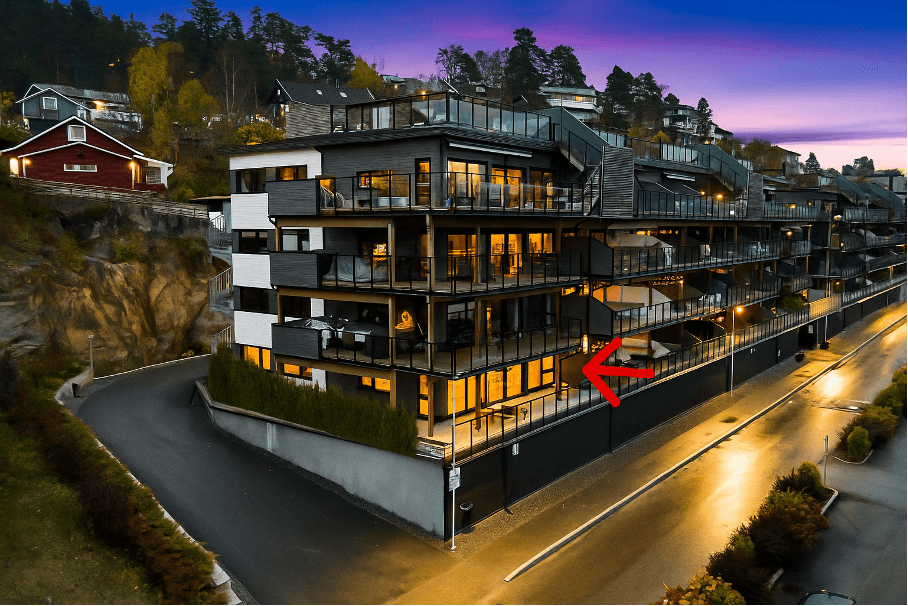 Tuja hekken er kun ment som illustrasjon. Alternativt kan man sette opp et spilegjerde for skjerming.