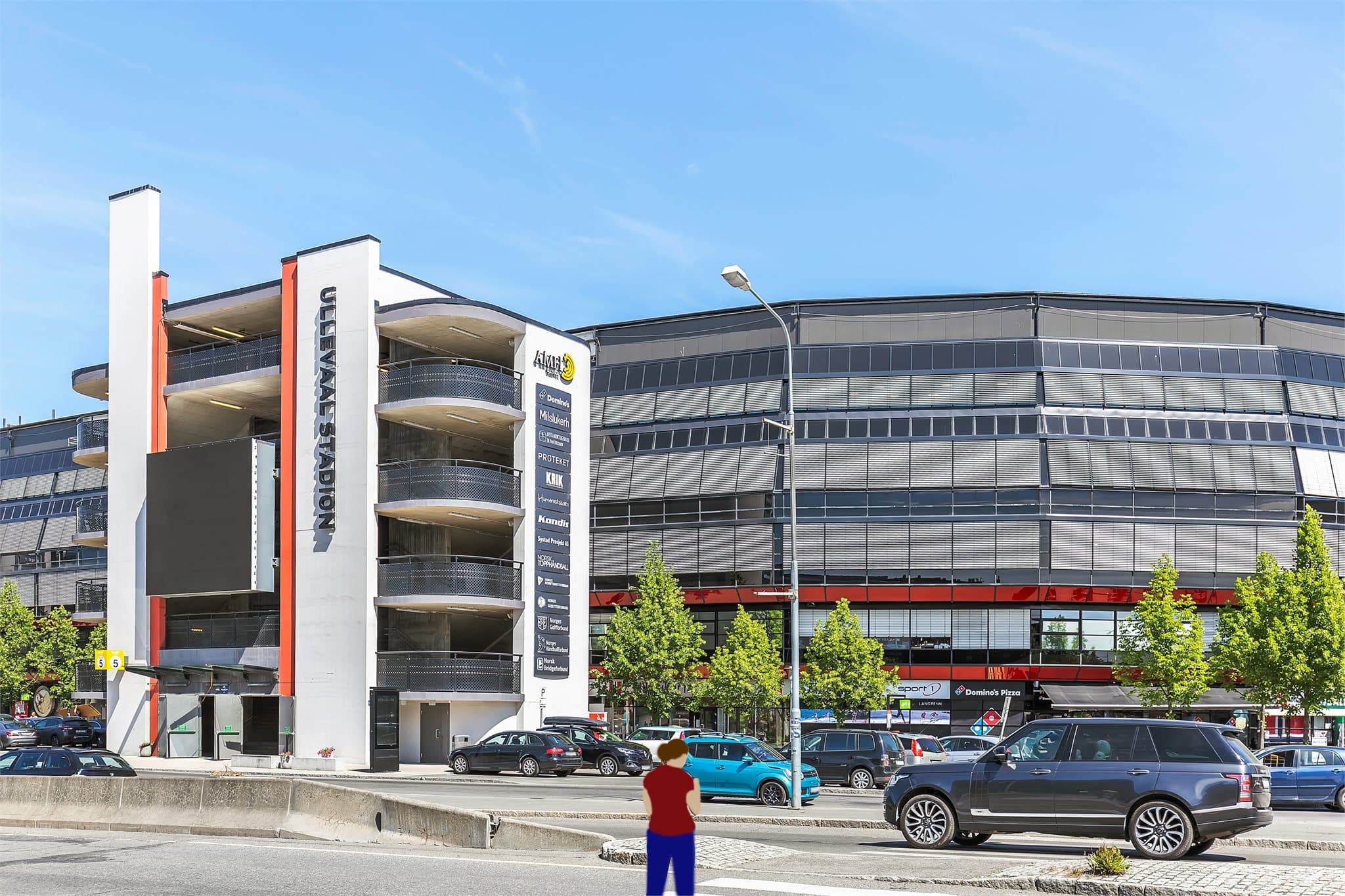 Ved Ullevål Stadion finner du et bredt servicetilbud, inkludert treningssenteret Fresh Fitness, kun få minutter unna.