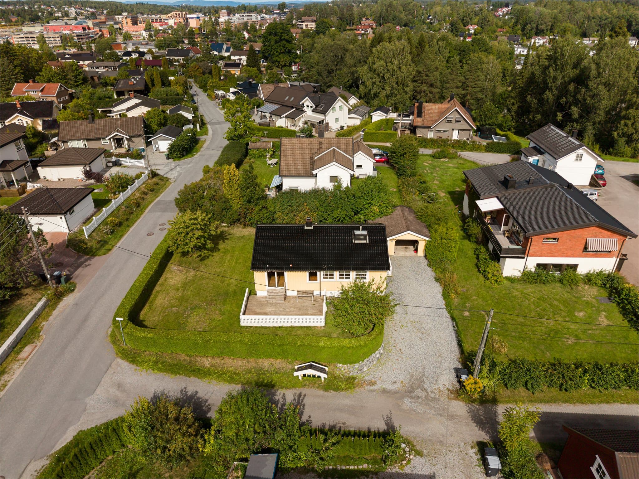 Emera Eiendomsmegling v/Eirik Blix (tlf. 46765086) har gleden av å presentere Furuveien 2.