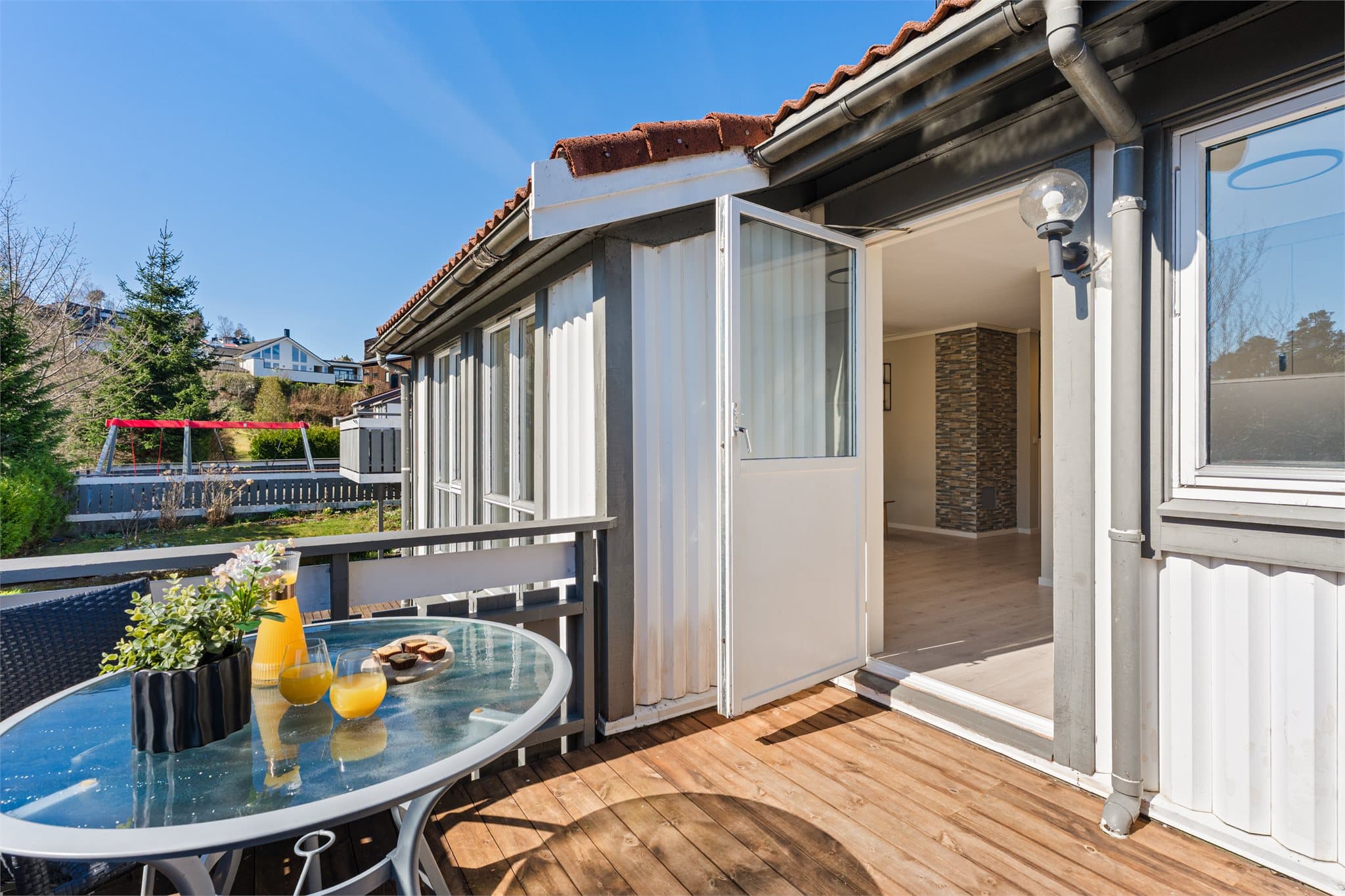 - Merk nytt dekke på terrassen fra 2024 -