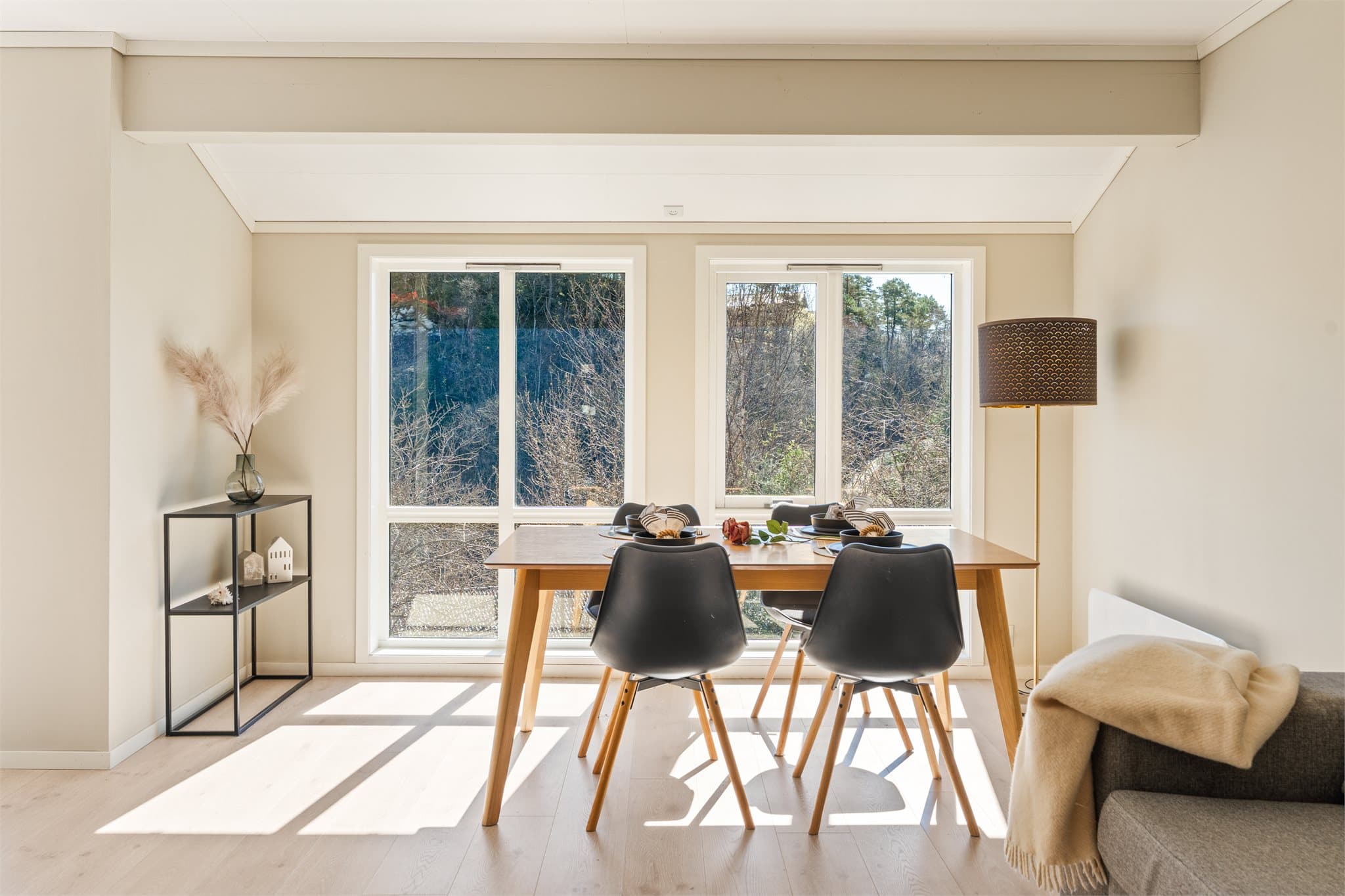 - Merk generøse vindusflater som bidrar til et godt lysinnslipp -