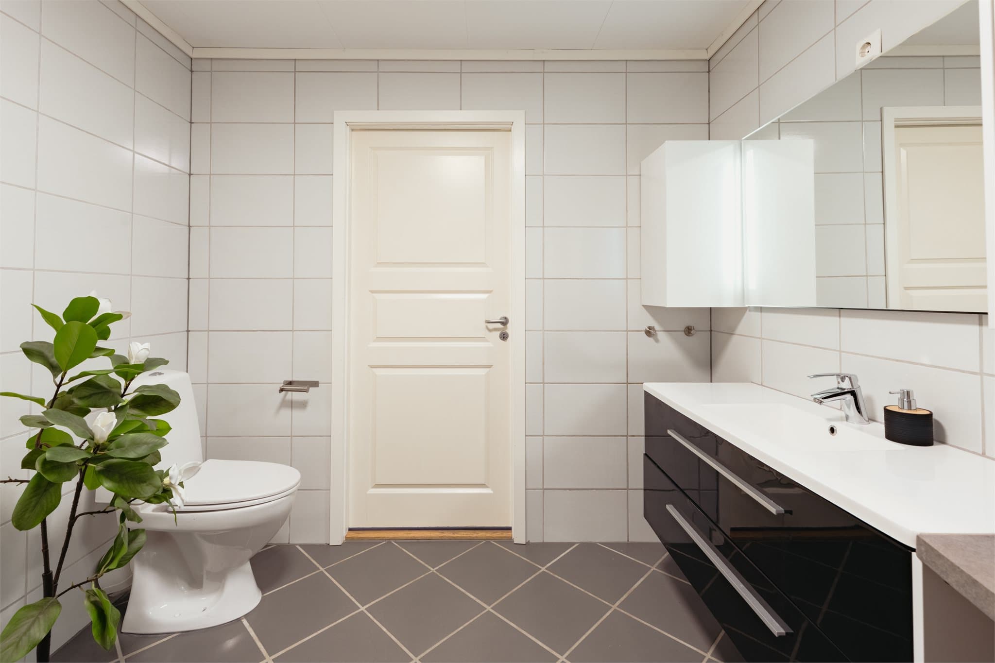 - Gulvvarme på badet sørger for en jevn og behagelig temperatur i rommet -