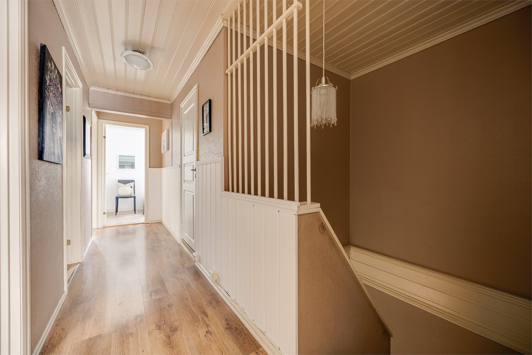 Gang mellom rommene i 2.etasje.