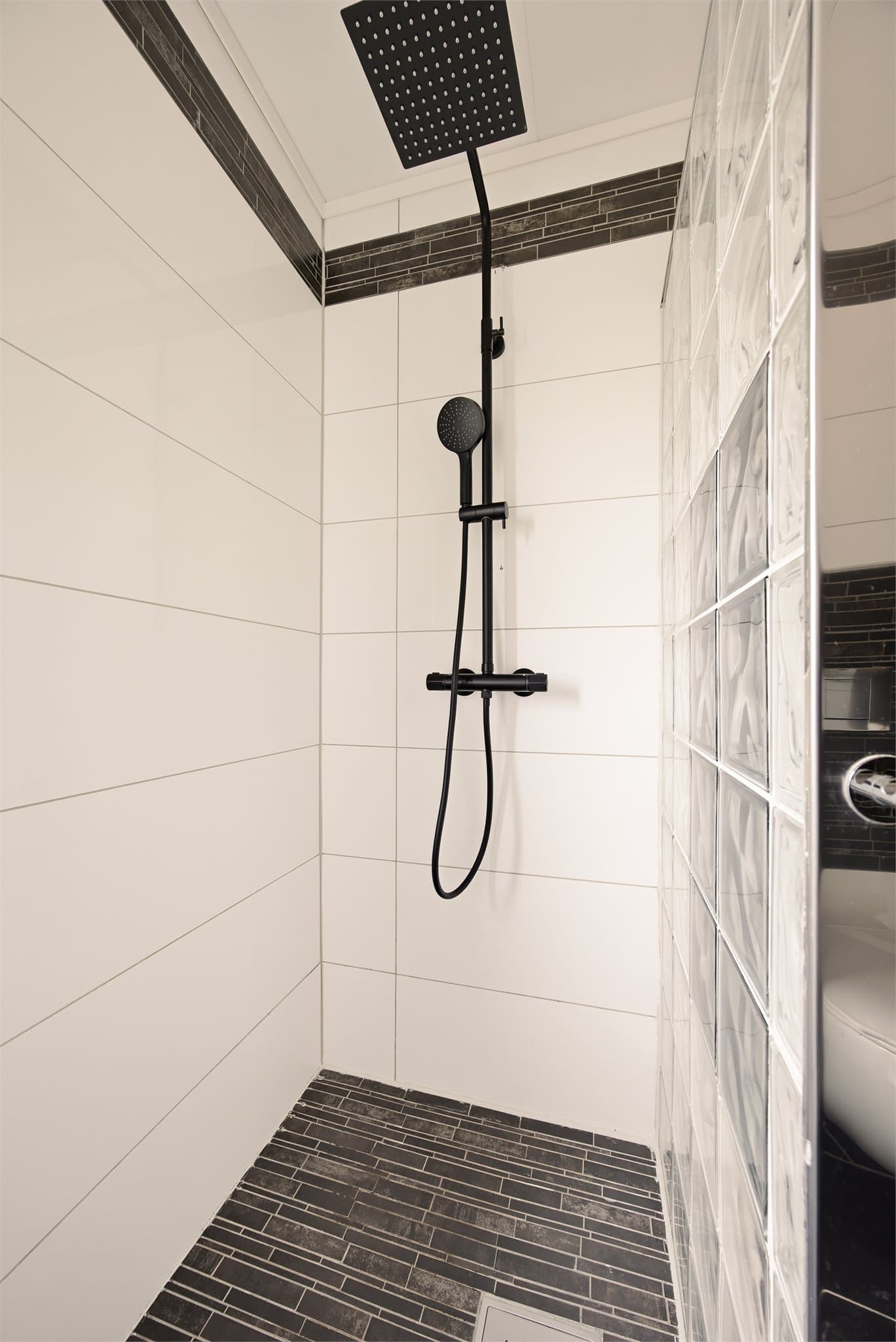I tillegg har badet mekanisk avtrekk.