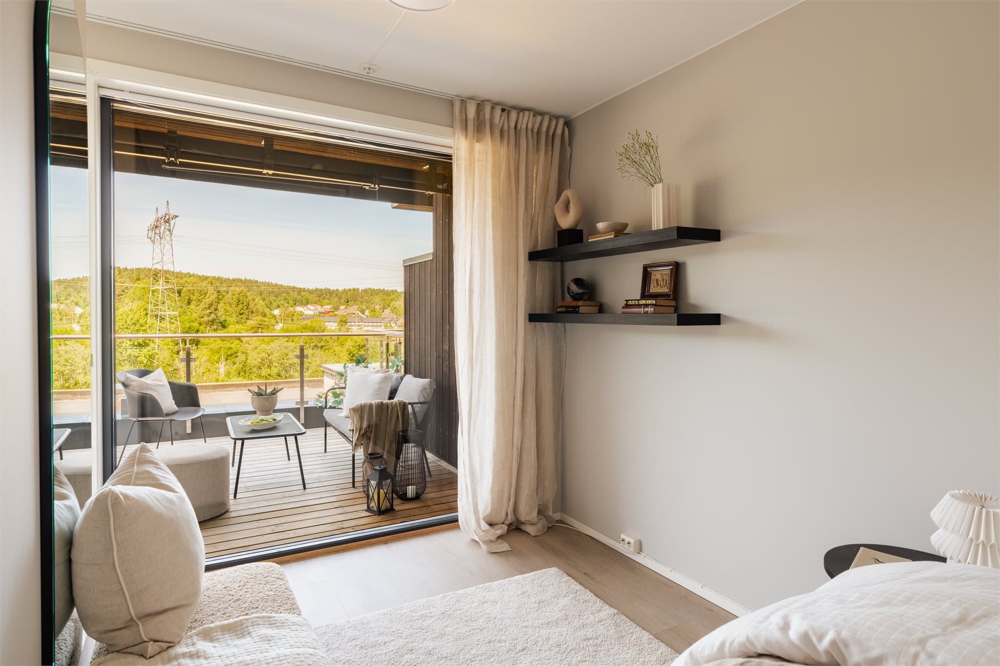 Terrassen i 2. etasje er på ca. 18 m².
