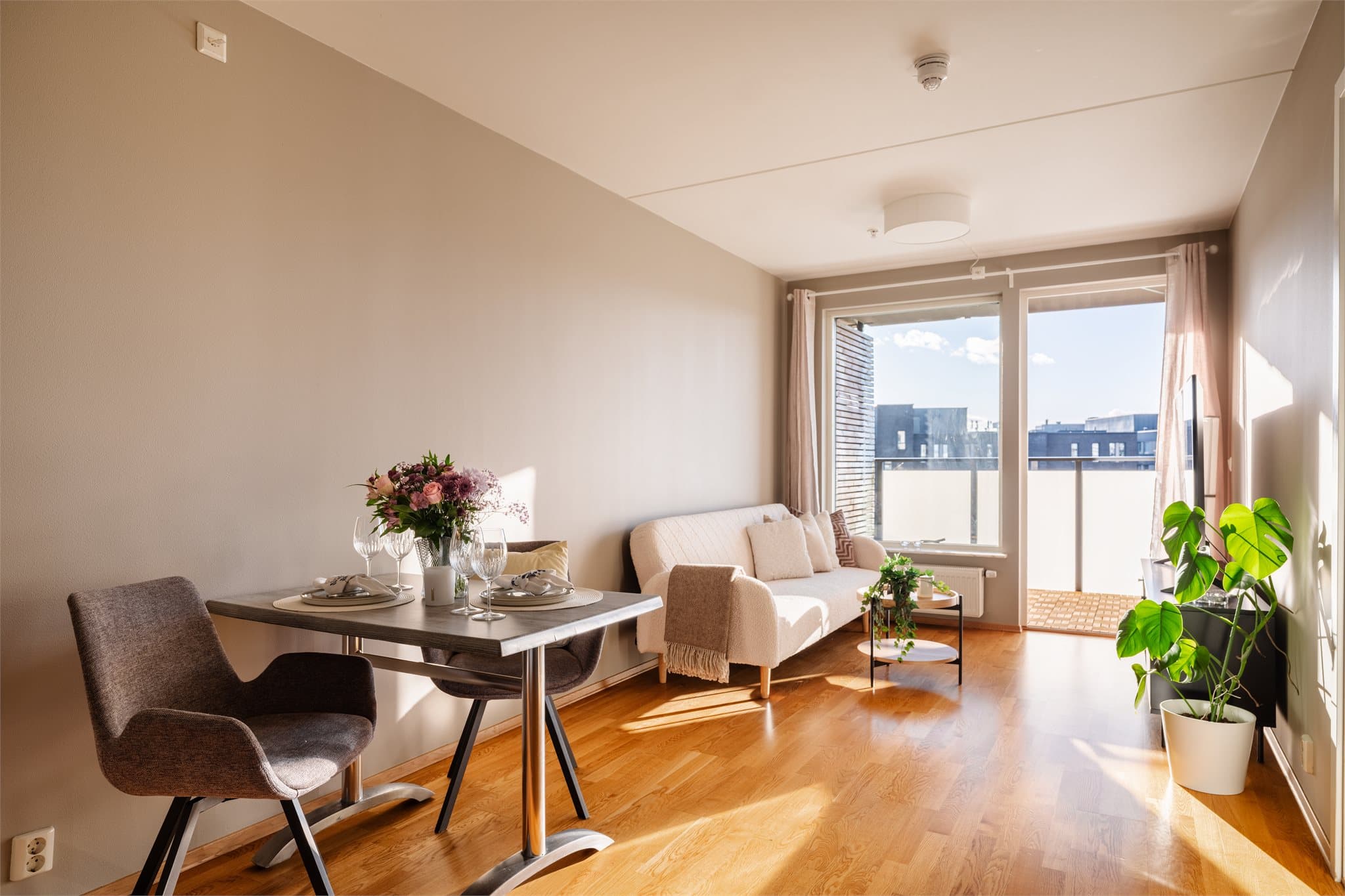 Leiligheten er lys og moderne med en god planløsning.