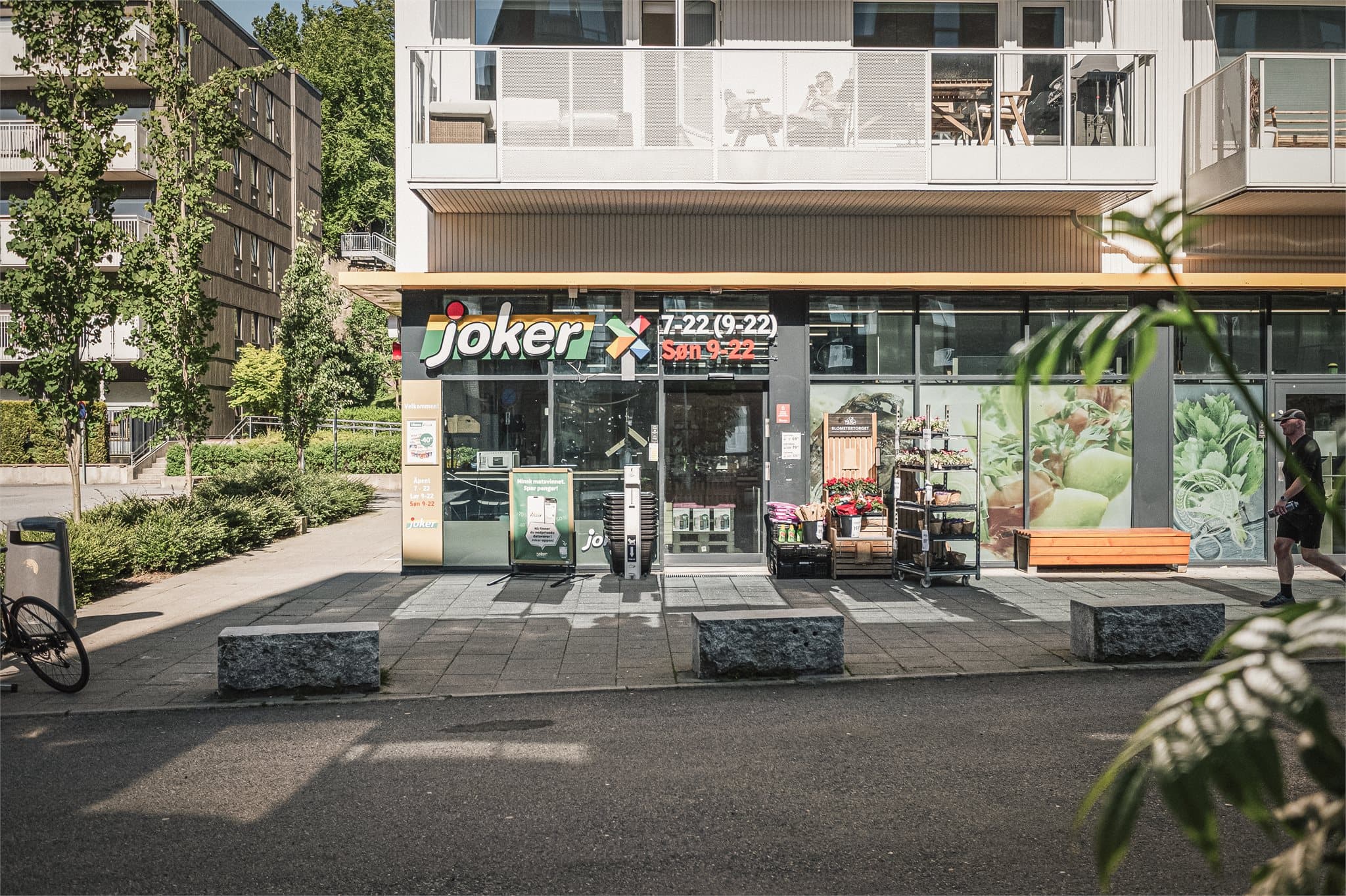 - Fra leiligheten er det 1 min gange til Joker Nyhavn som også har søndagsåpent -