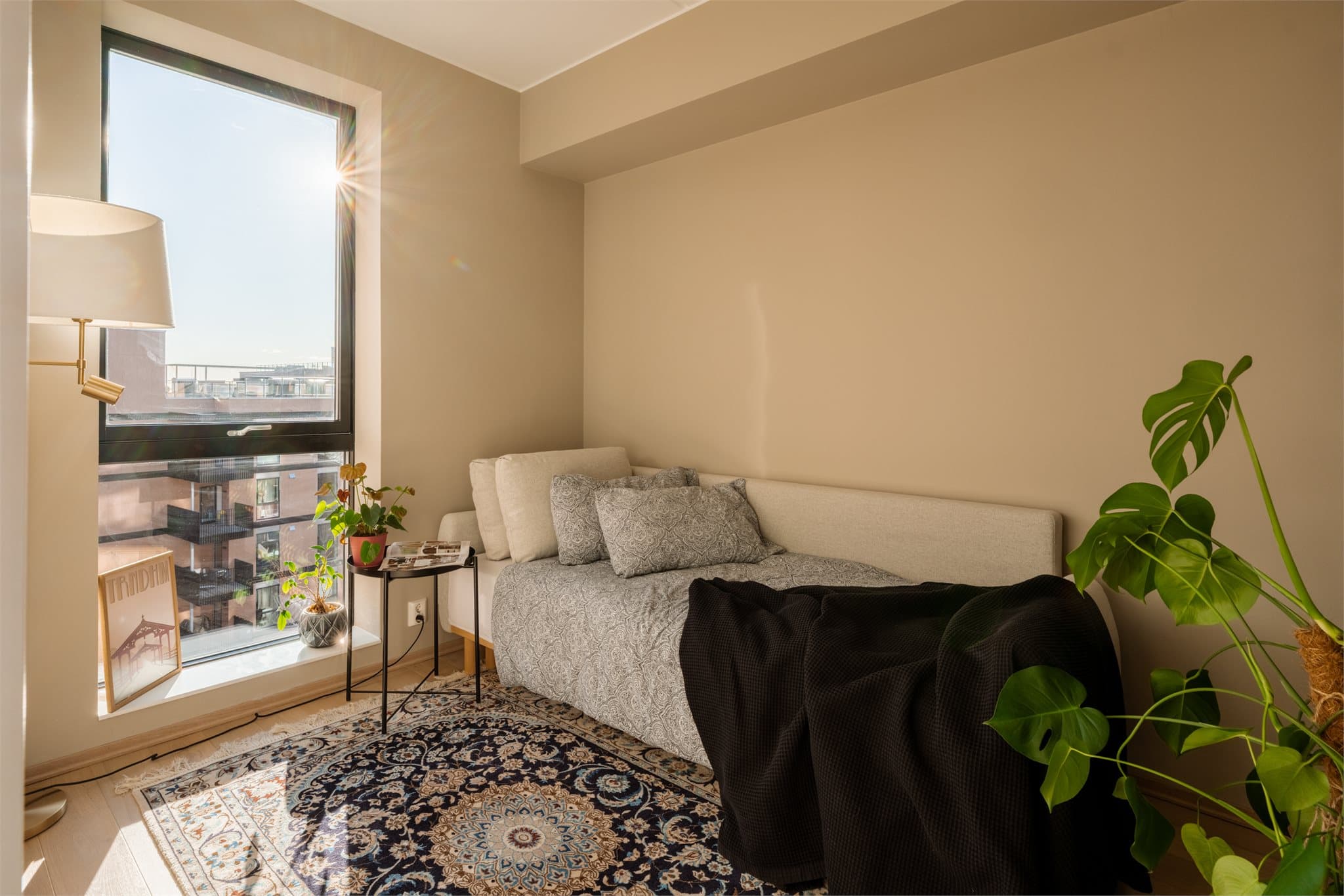 Det andre soverommet i hoveddelen egner seg godt som barnerom, gjesterom eller kontor.