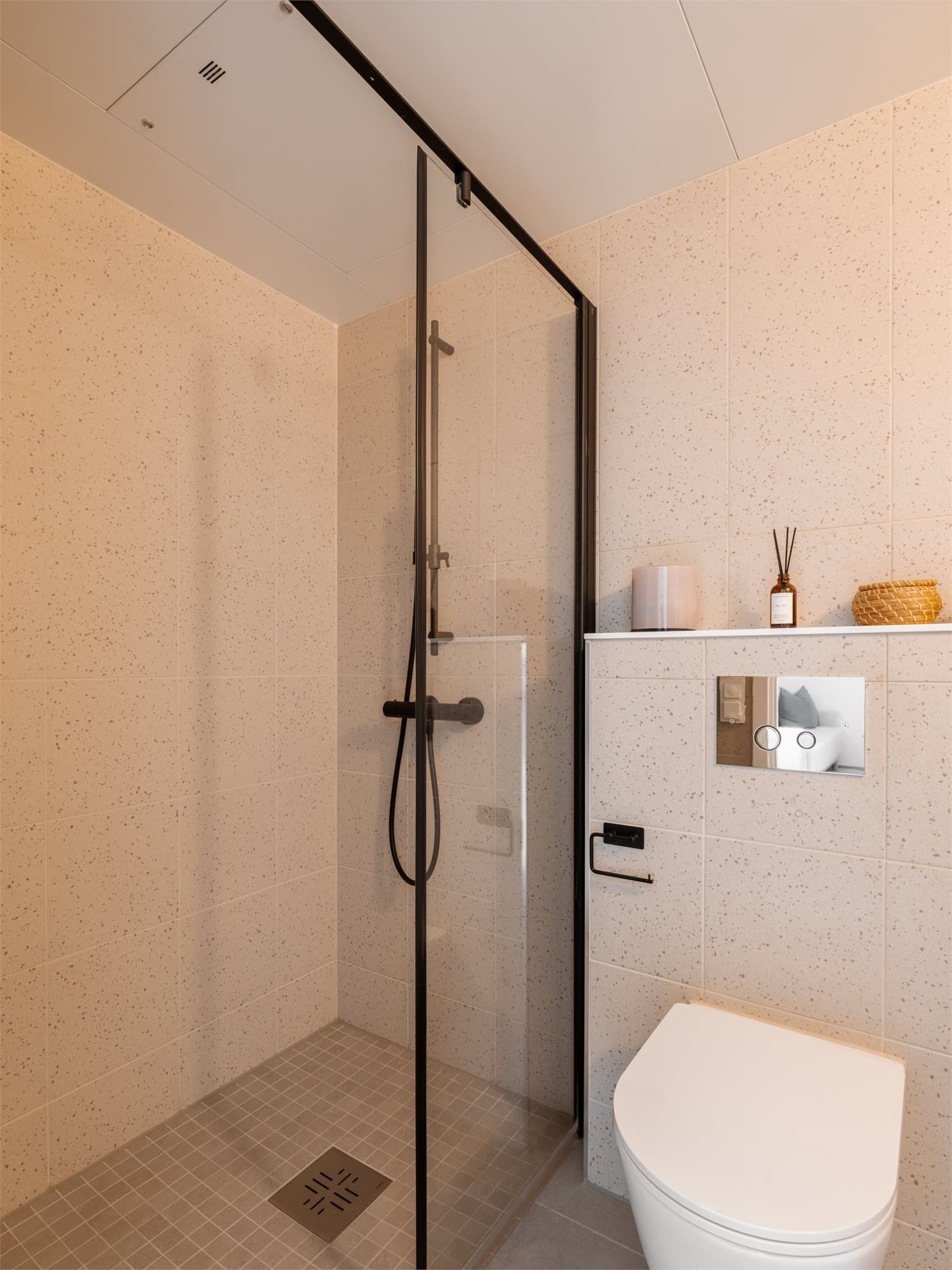 Rommet har balansert ventilasjon.