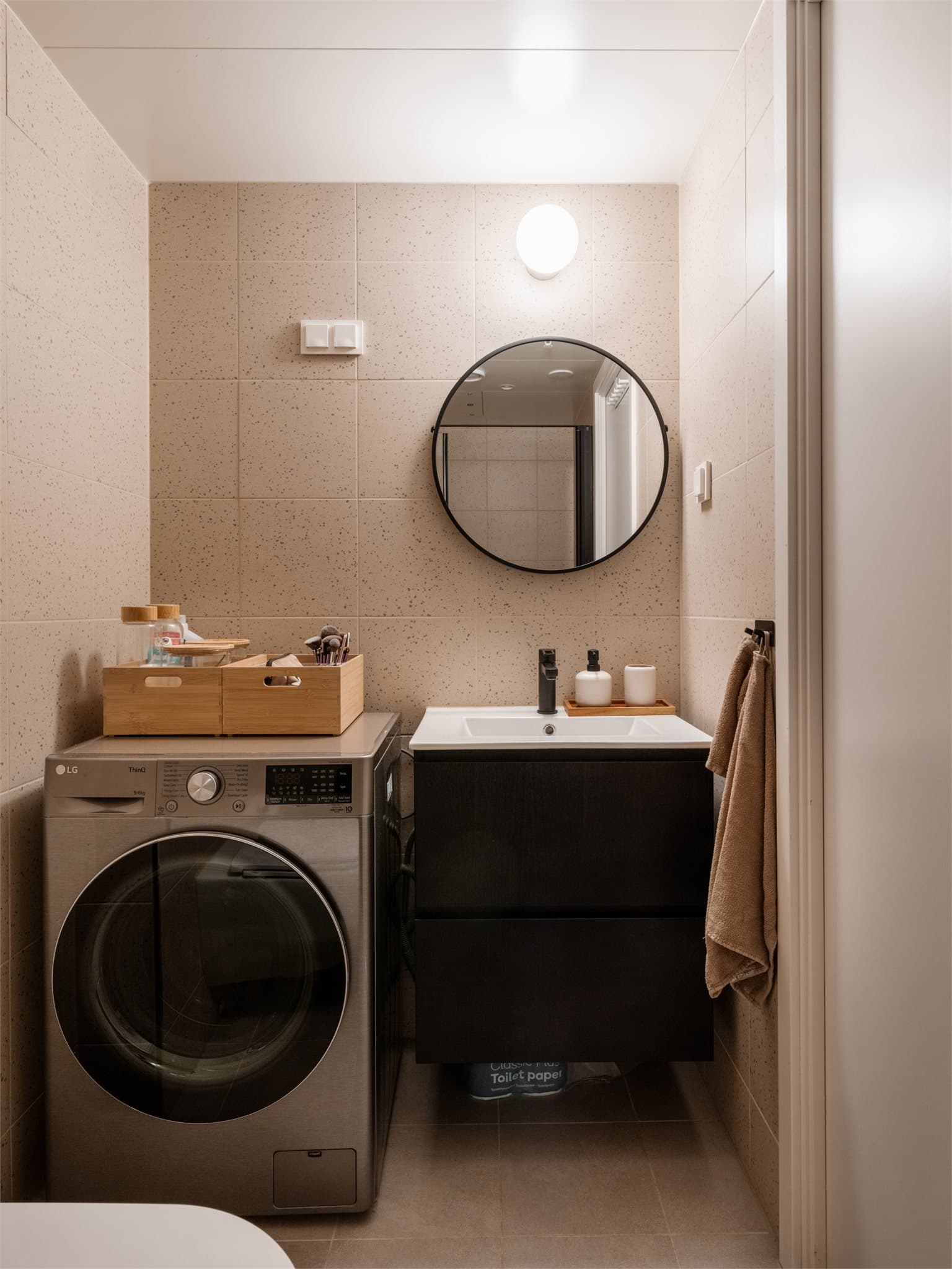 Også her er det opplegg for både vaskemaskin og tørketrommel.