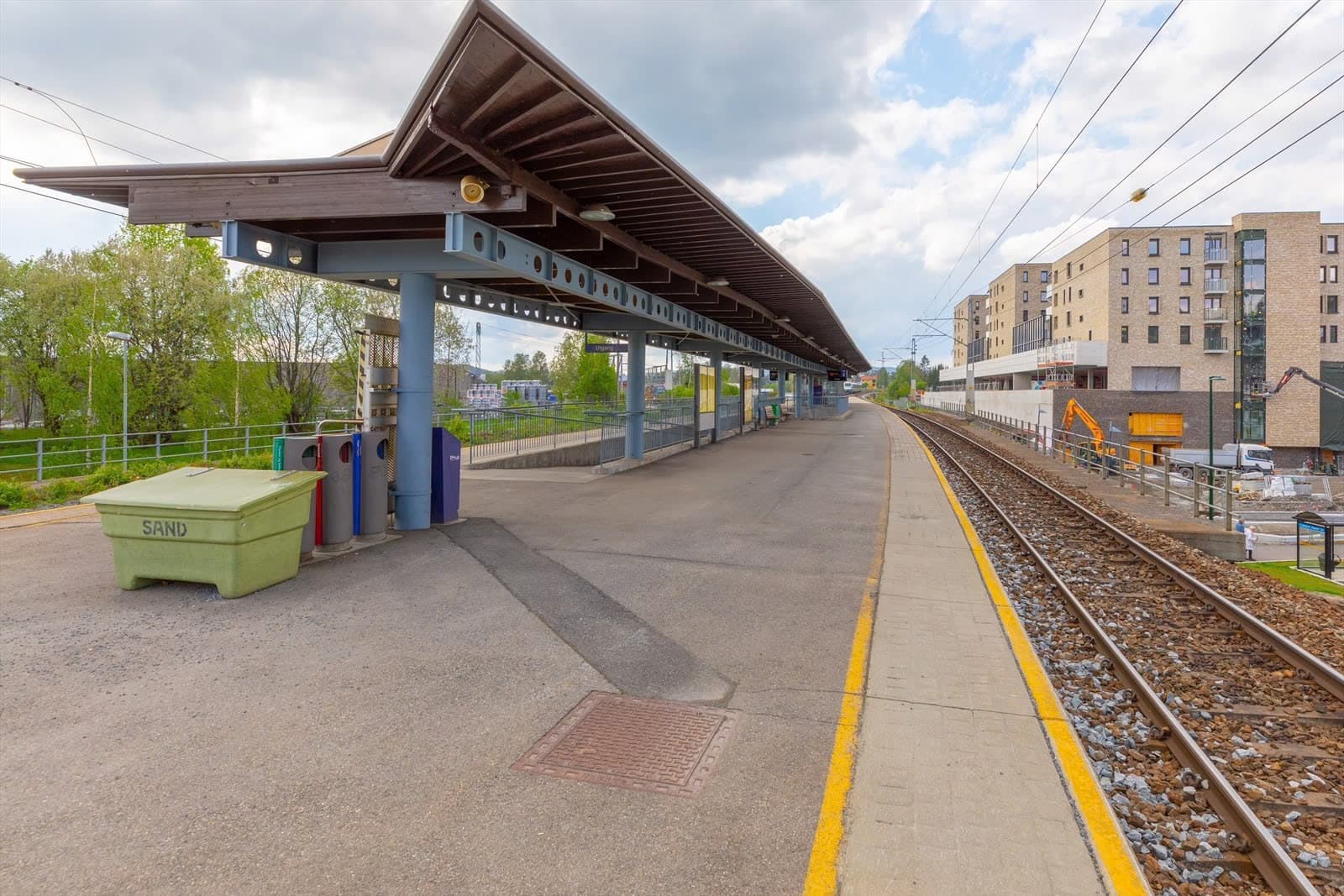 Kun noen få minutters gange ned til Fjellhamar togstasjon med hyppige avganger til Oslo sentrum