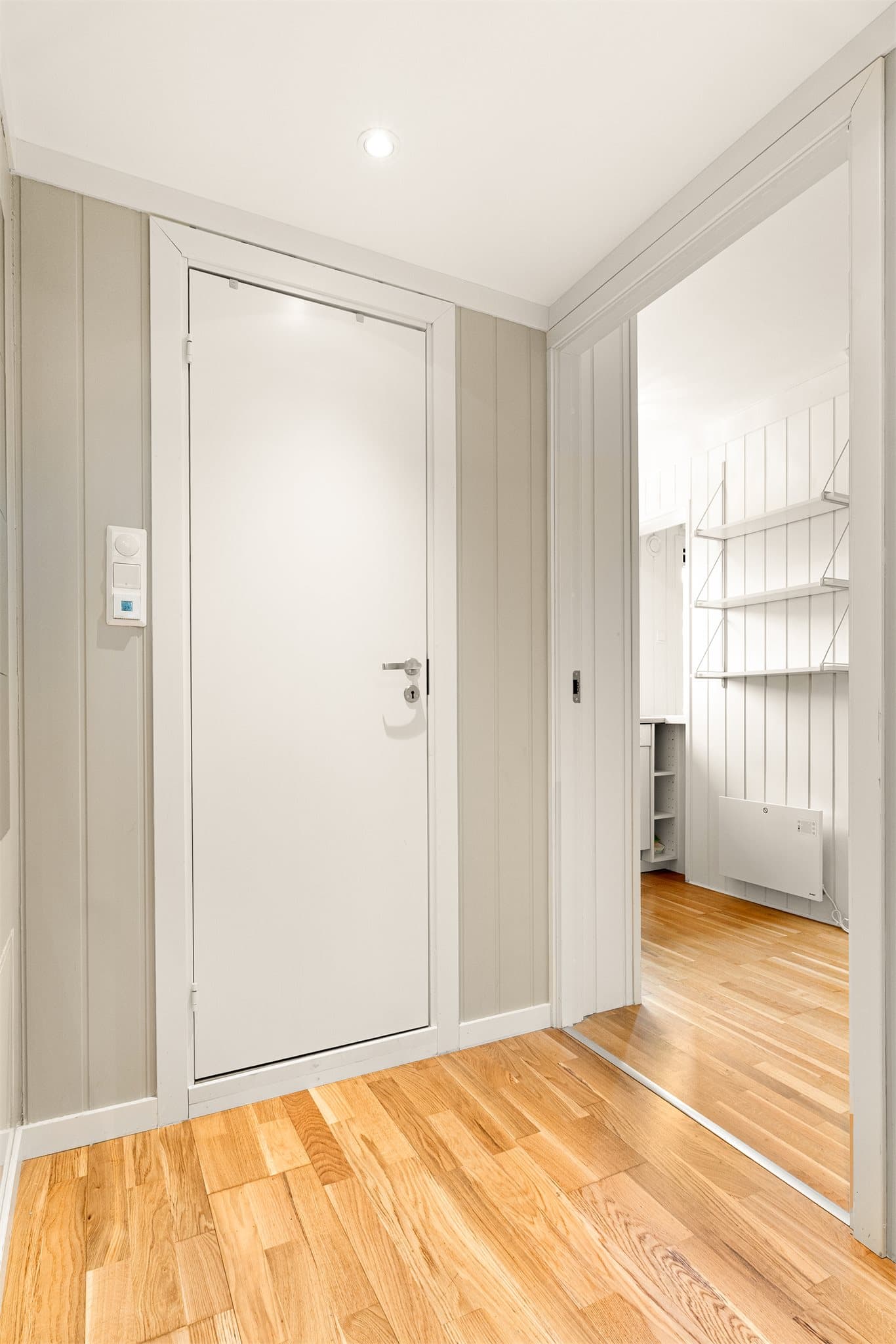 - Leiligheten er malt i tidsriktige farger -