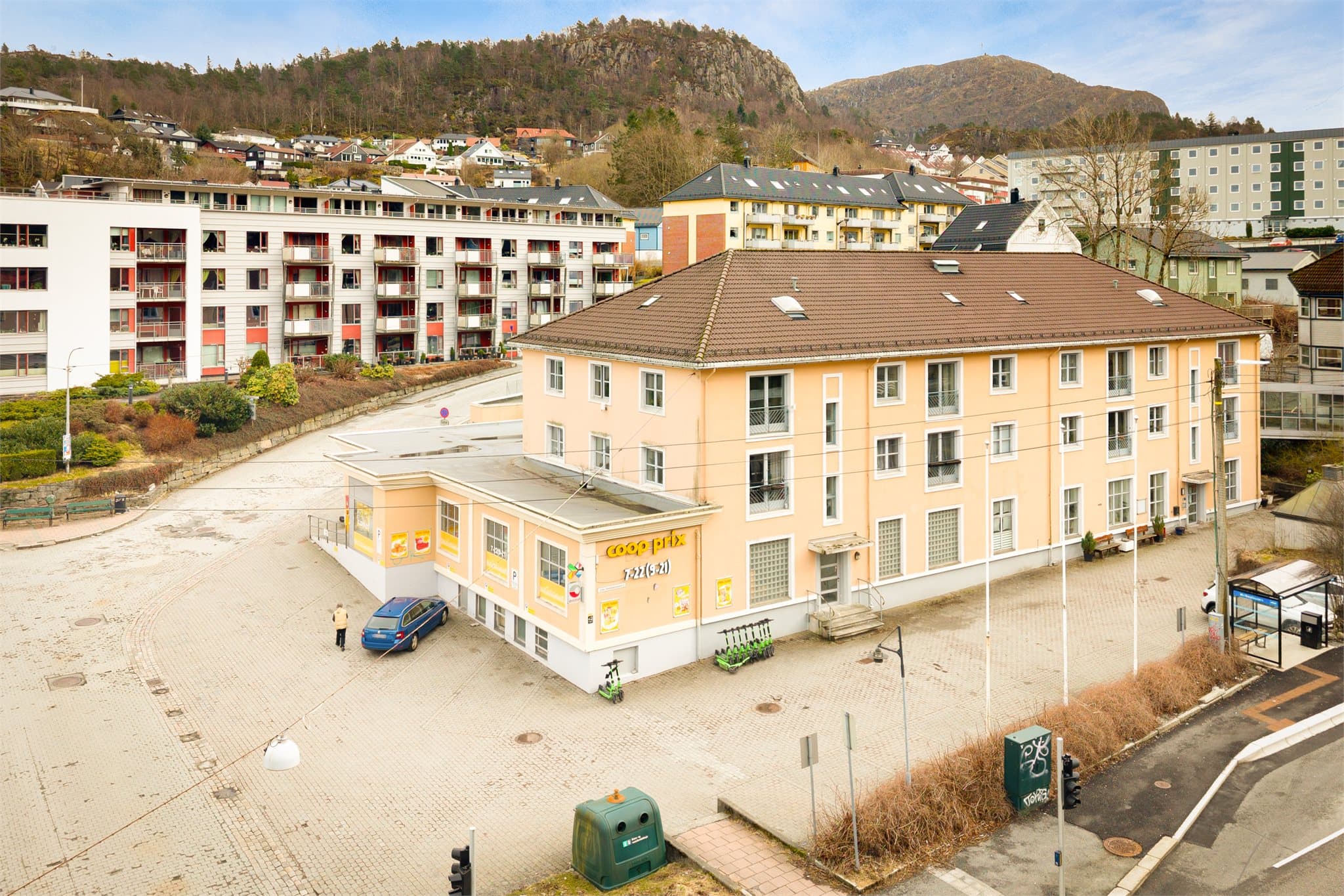 - Coop Prix Melkeplassen kun 3 minutters gange fra leiligheten -