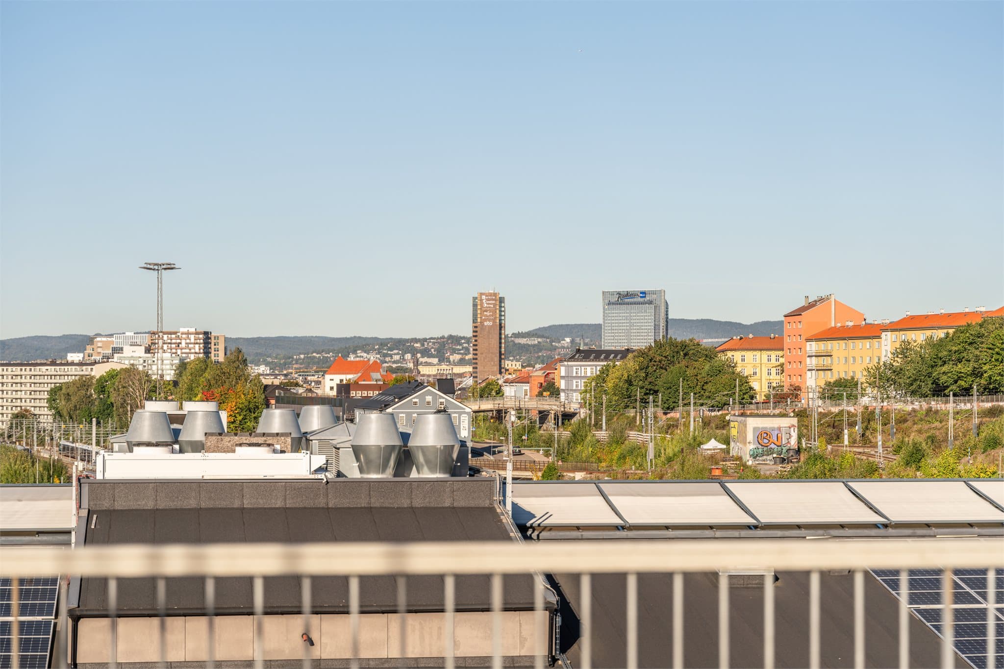 Vidstrakt utsyn over Oslo.