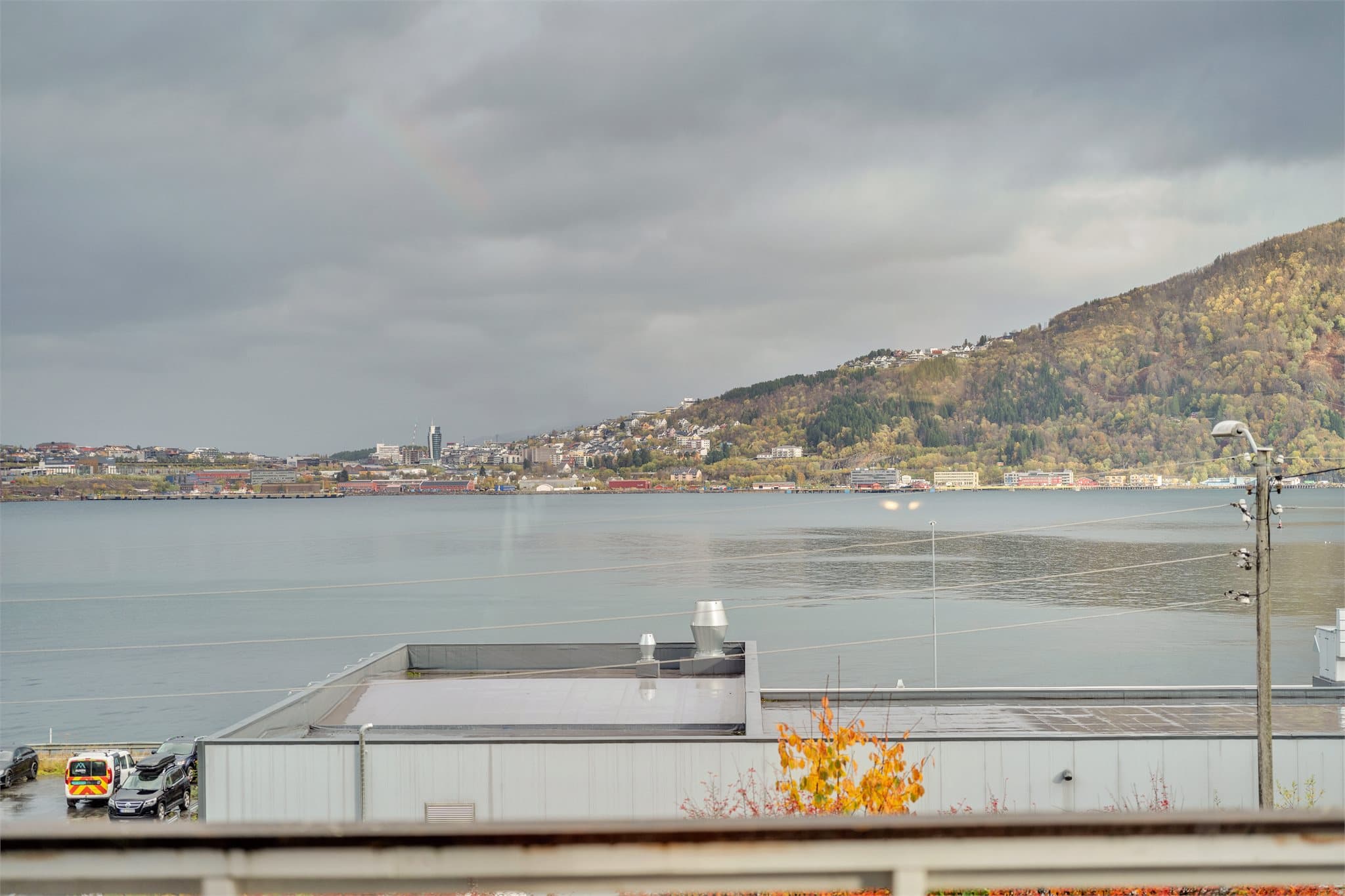 Utsikt mot Narvik havn og by.