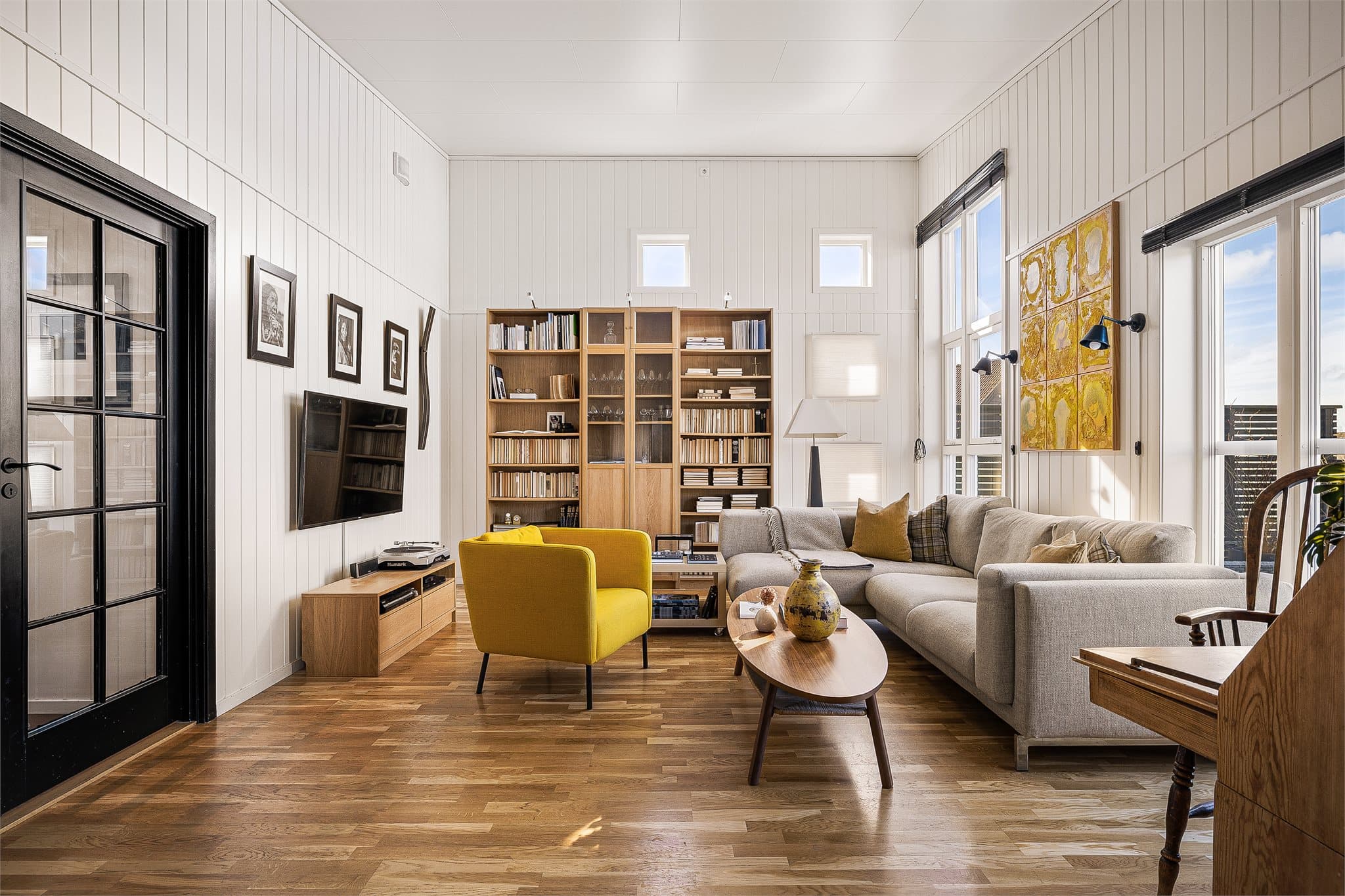 - Boligen går over én etasje, noe som er både praktisk og passende de fleste livsfaser -