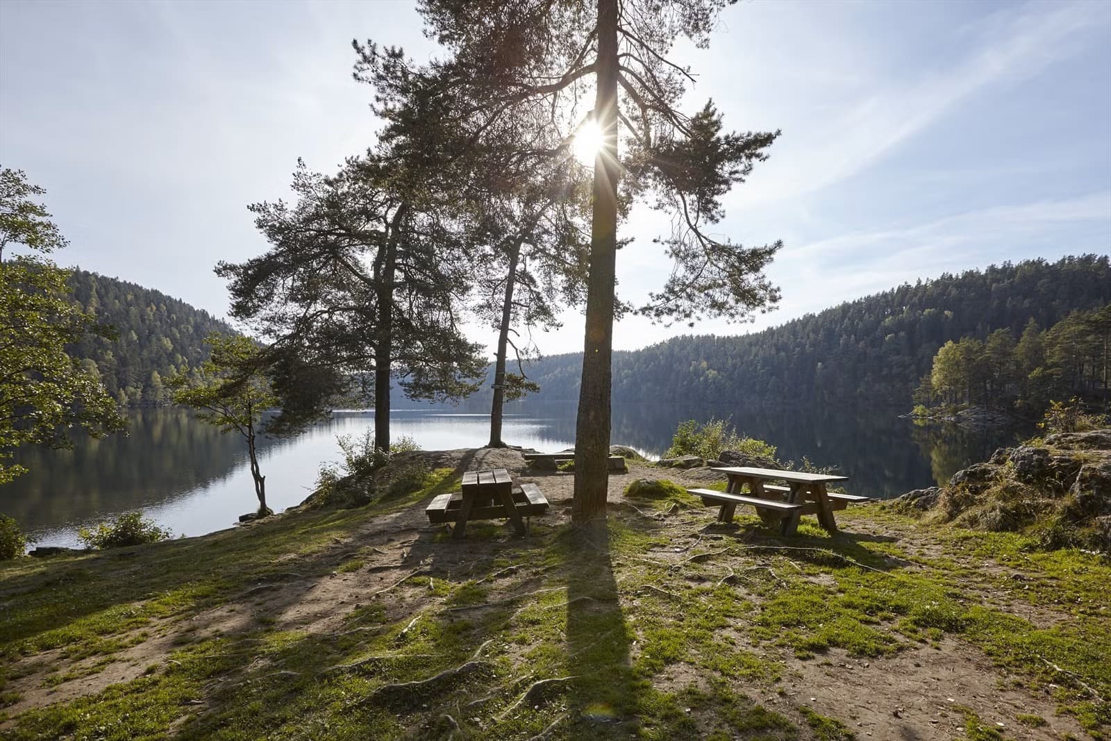 Østmarka ligger like i nærheten og byr på flotte turmuligheter, vakker natur og rekreasjon året rundt.