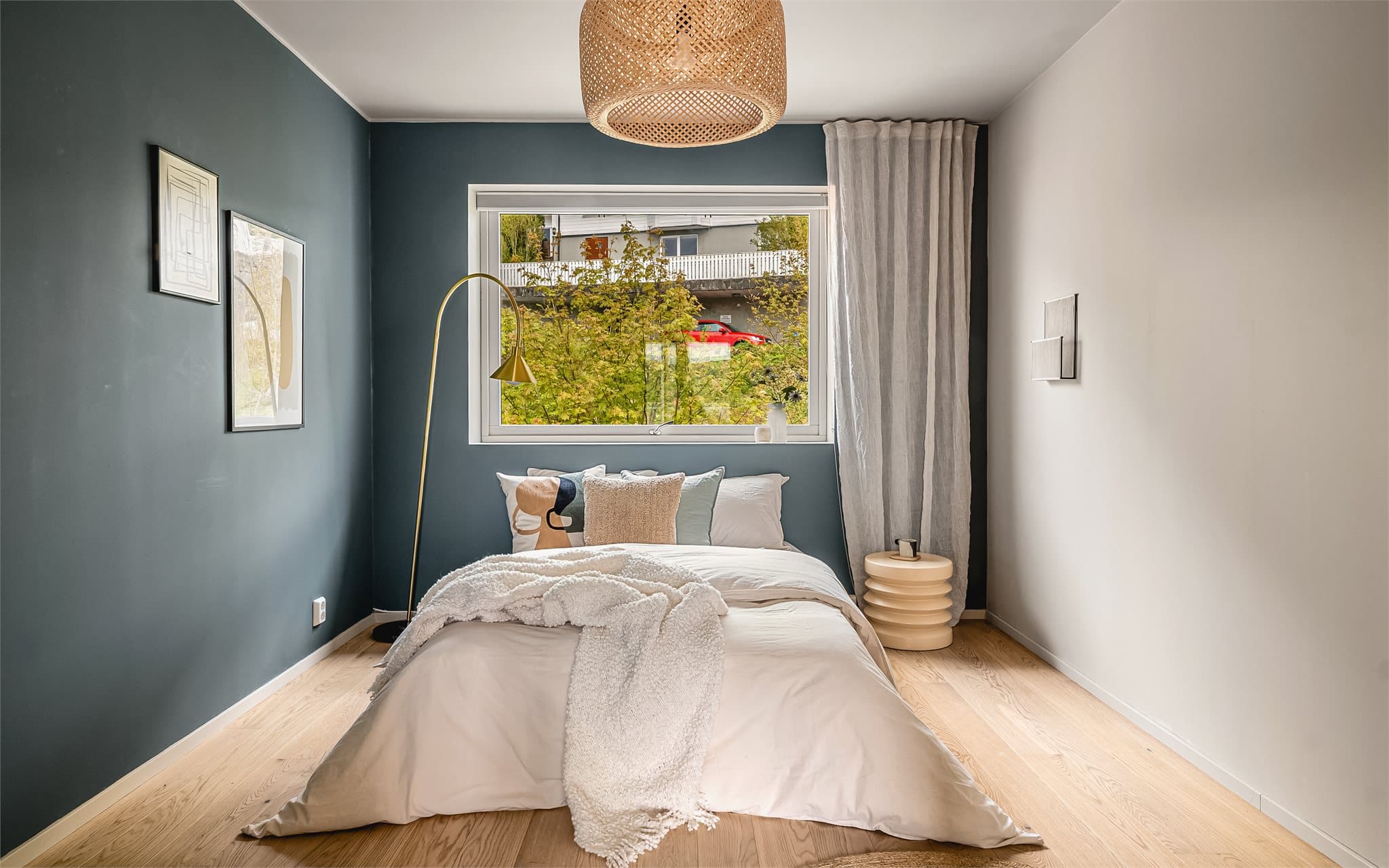 - Leilighetens soverom måler hele 11,2m² -