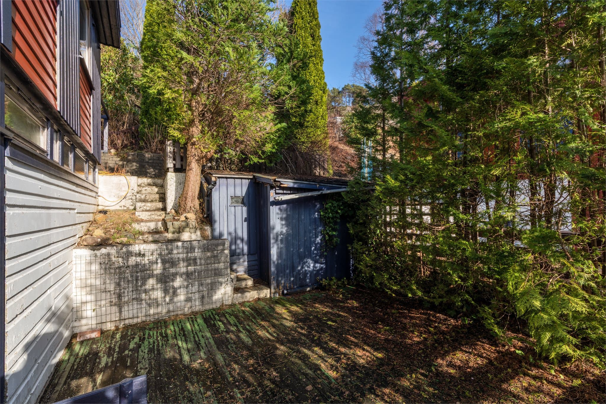 - Rommet har direkte utgang til en 22m² terrasseplatting -