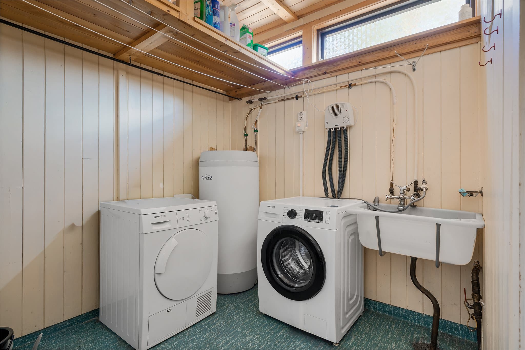 - Svært praktisk med eget vaskerom. Rommet måler 5,7m² -