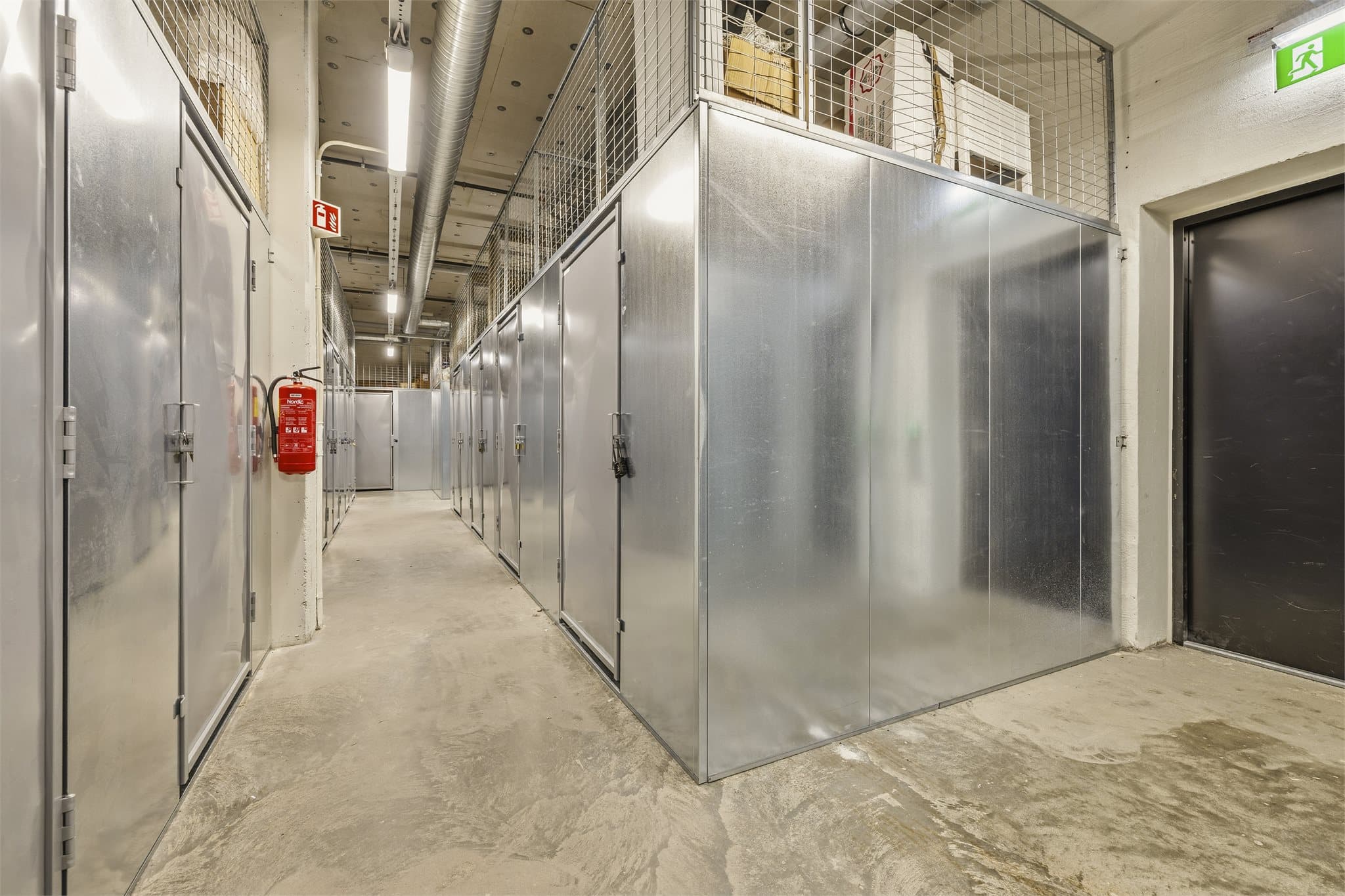 Leiligheten disponerer en bod på 5 m² i kjelleren for ekstra lagring.