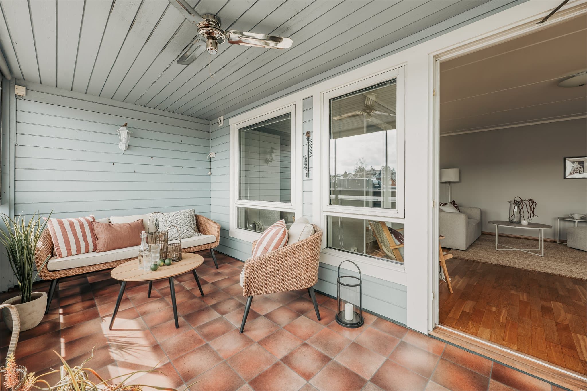 Her er det plass til utemøbler og planter.