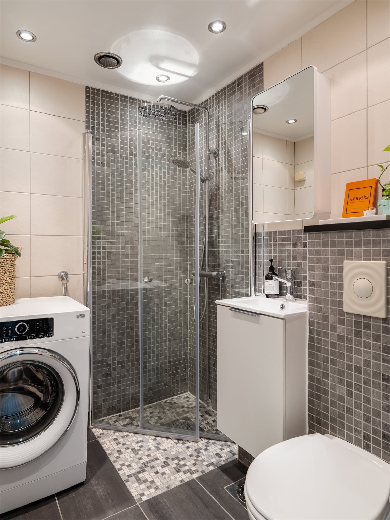 Badet ble rehabilitert i regi av borettslaget og senere oppgradert.